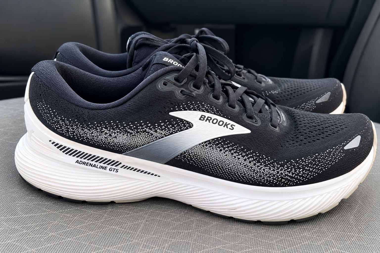 Brooks Adrenaline GTS 25 Black White Stability Running Shoes 2