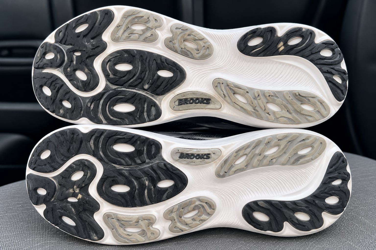 Brooks Adrenaline GTS 25 Black White Stability Running Shoes 3
