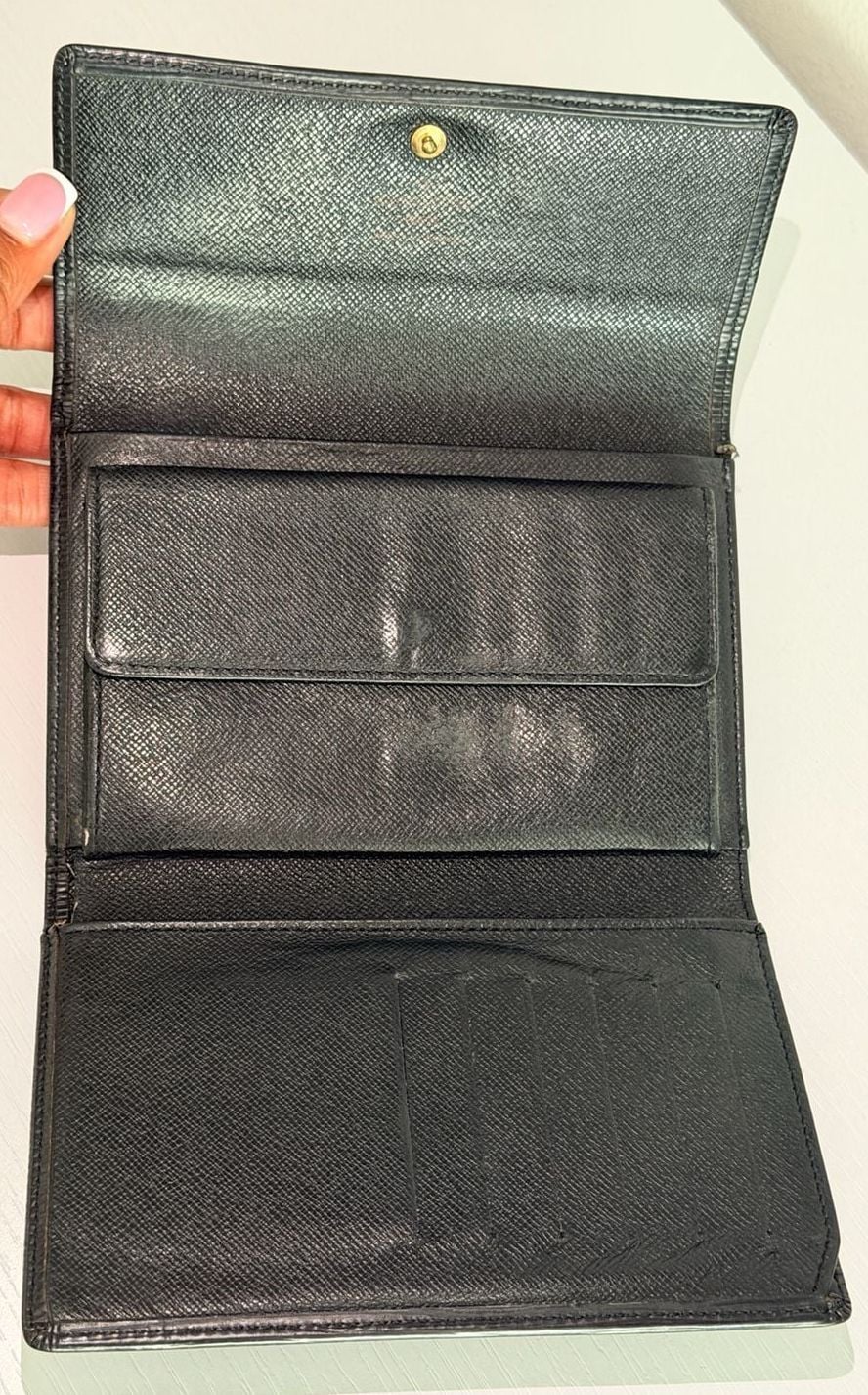 Louis Vuitton Epi Leather Black International Wallet 5