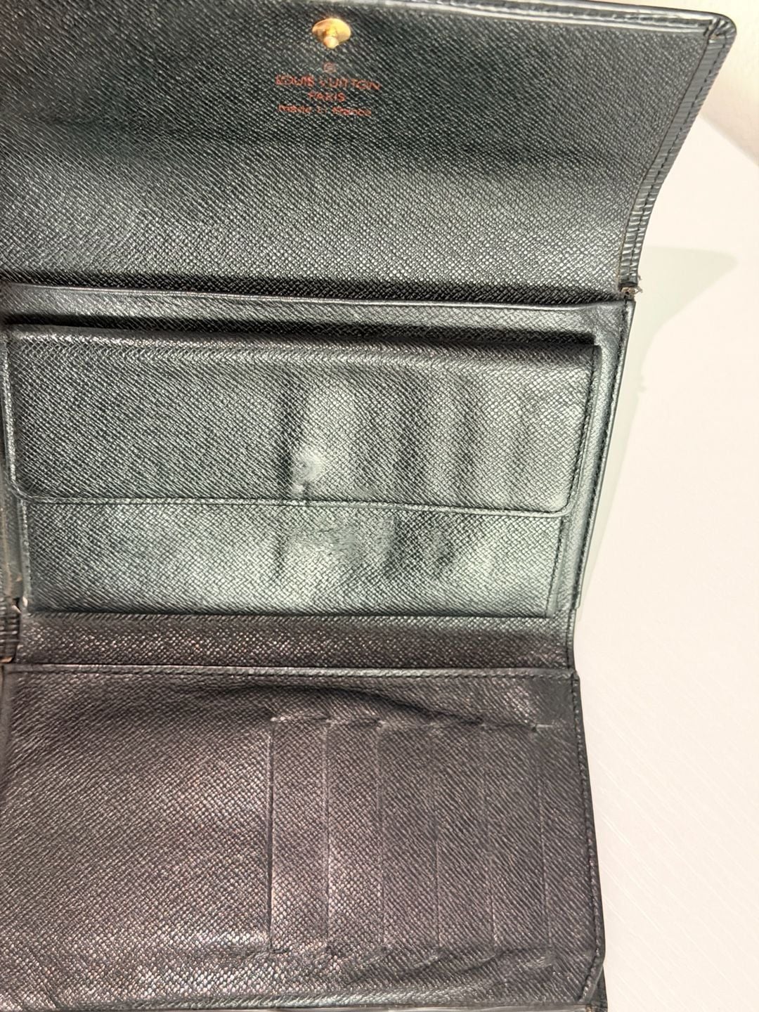 Louis Vuitton Epi Leather Black International Wallet 4