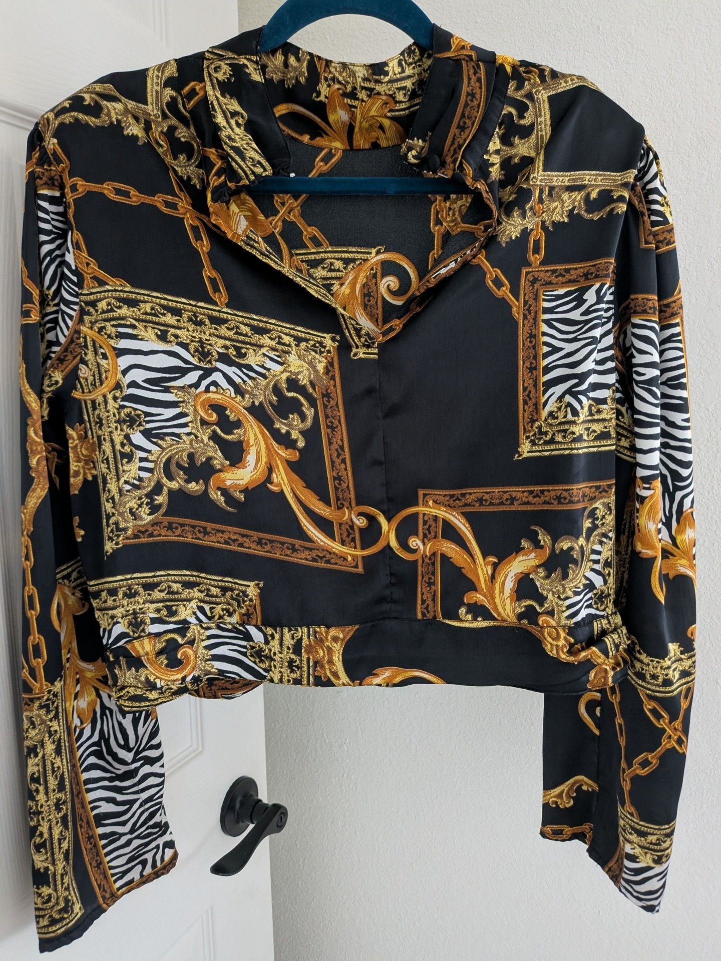 GUESS Chain Print Knot Hem Crop Blouse Black Gold 3