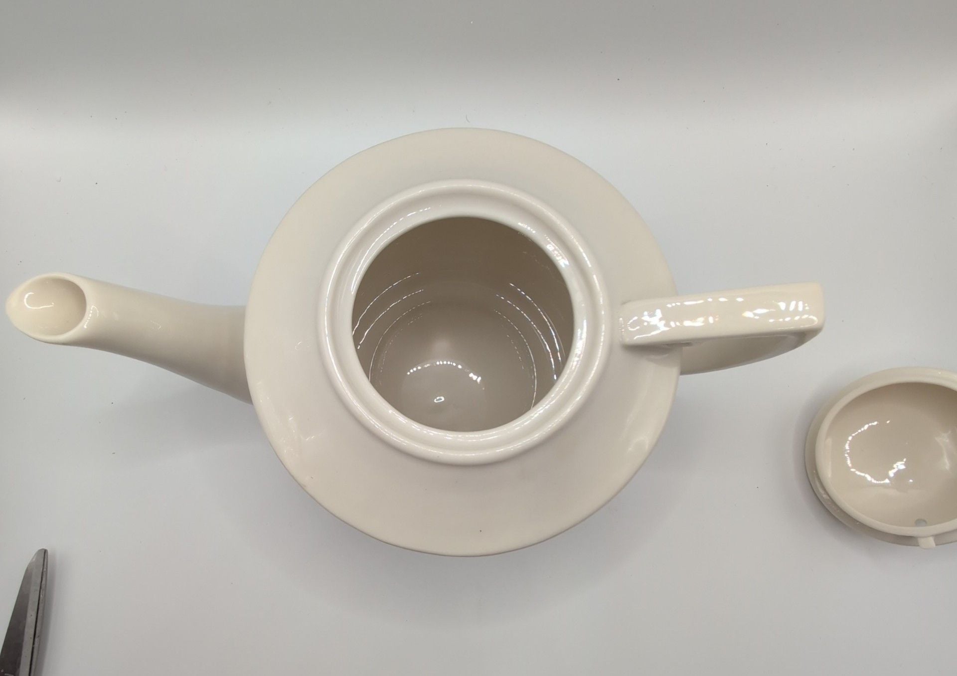 Belleek Celtic Tea Pot Tall Fine Parian China Hand Crafted Ireland 8