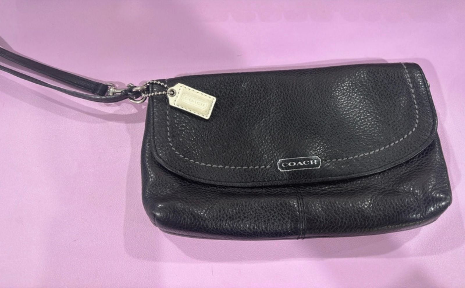 Coach Wristlet /Clutch Wallet Black Click Button Pre owned 8 Card Holders 2