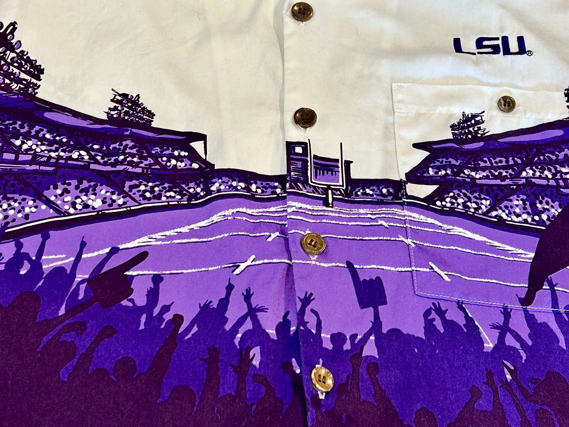 Chiliwear LSU Tigers Size M Button-Down Stadium Graphic Camp Shirt 8