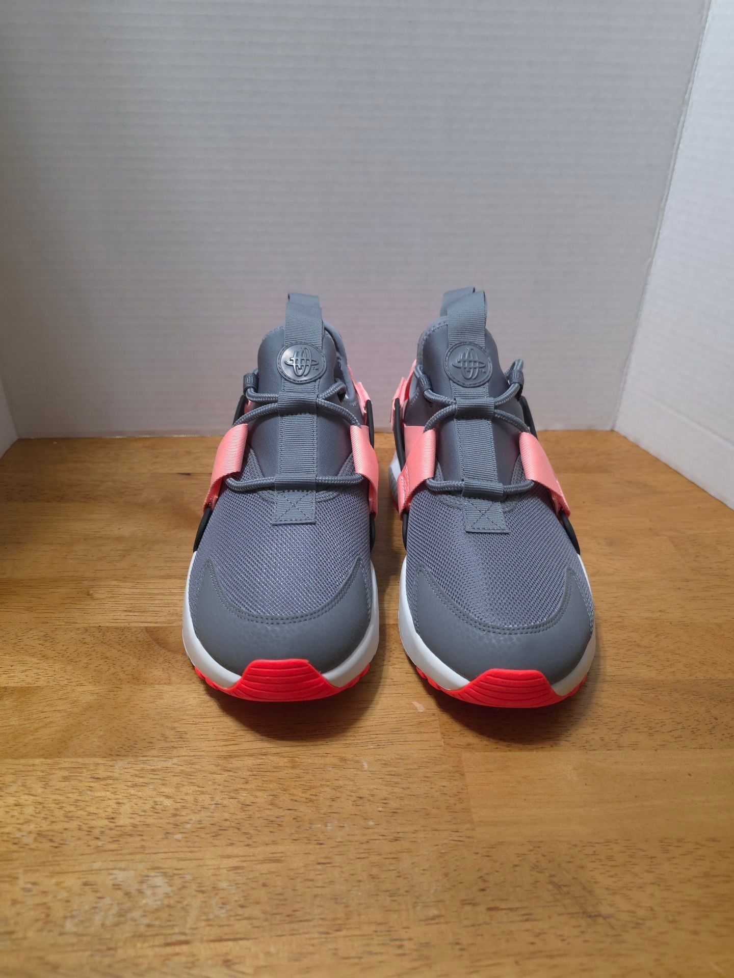 Nike Air Huarache City Low Atmosphere Grey Hot Punch Shoes 3