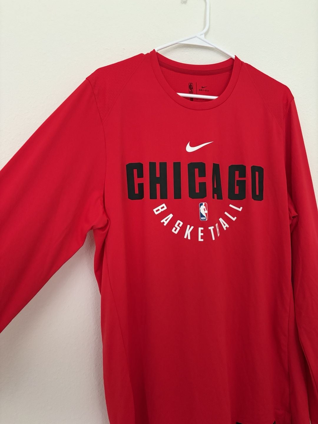 Nike Chicago Bulls Basketball Long Sleeve Shirt Size L Red Dri-Fit 5