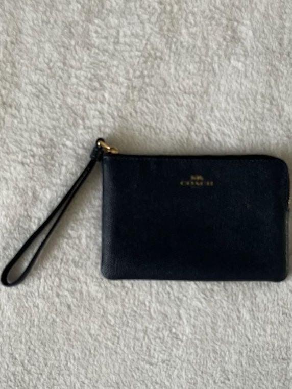 Coach Corner Zip Wristlet in Black Crossgrain Leather 2