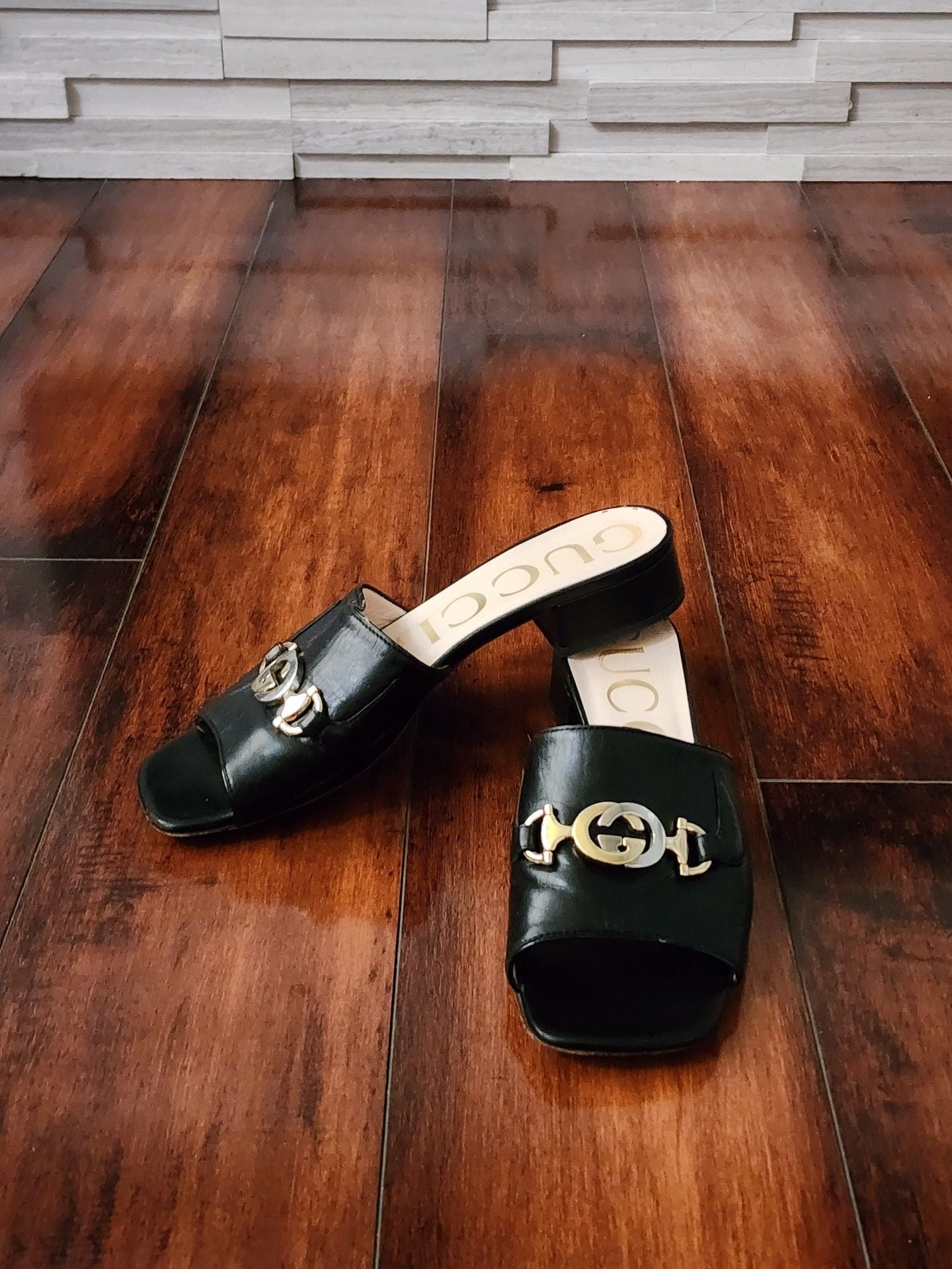 Gucci Interlocking G Horsebit Leather Slides - Black Sandals, Shoes - GUC1795285 2