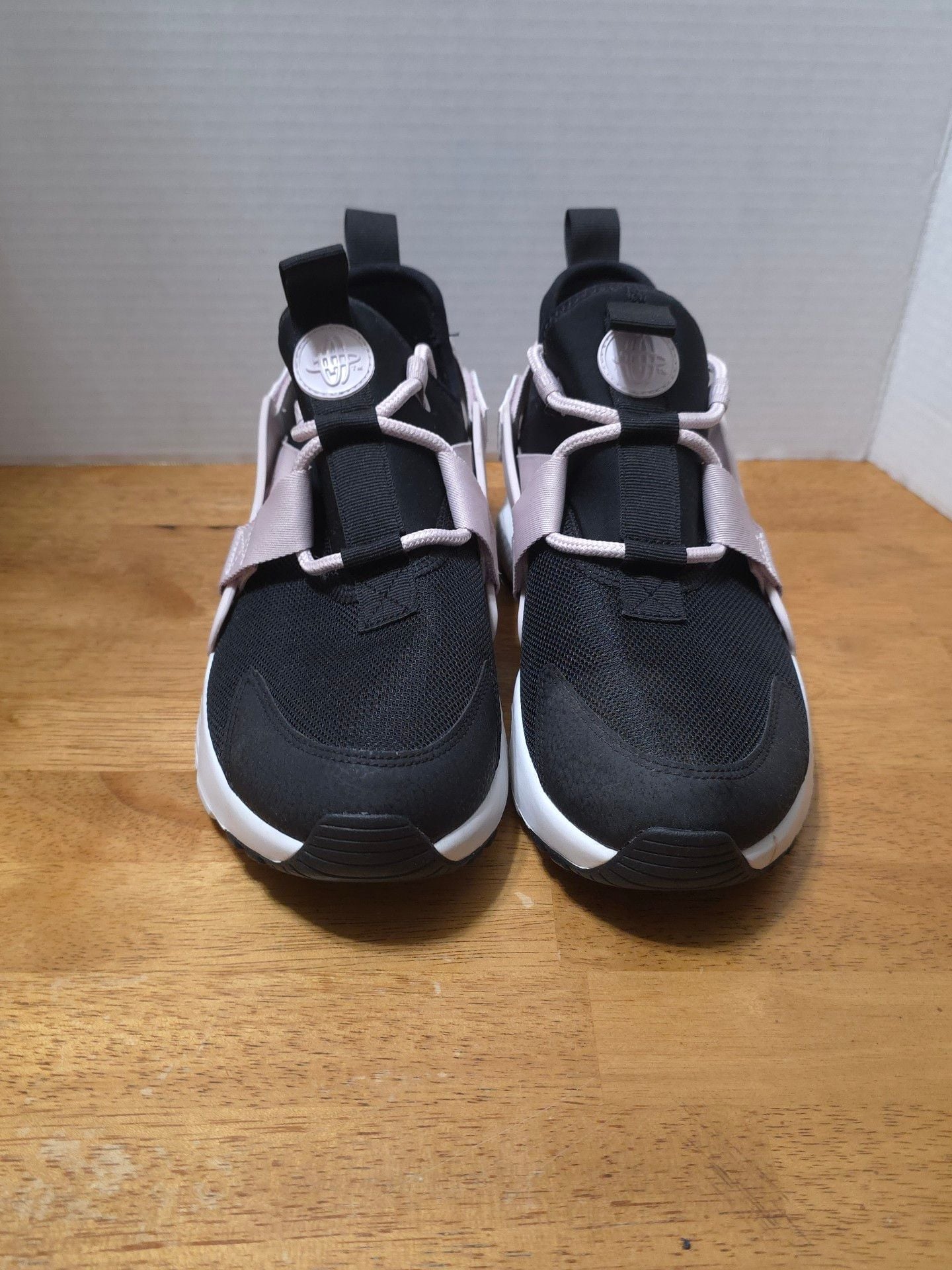 Nike Air Huarache City Low Black White Sneakers 3