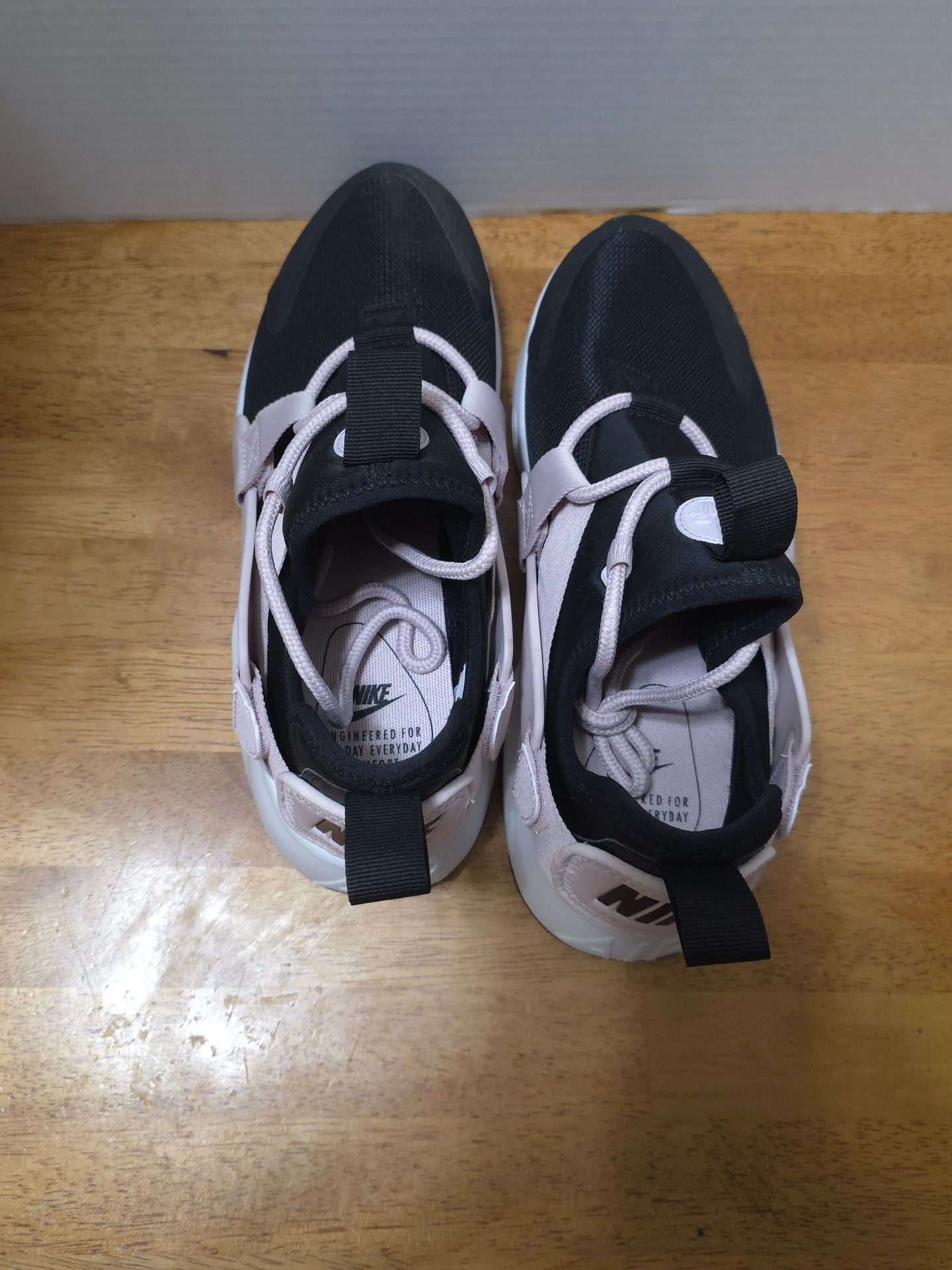 Nike Air Huarache City Low Black White Sneakers 6