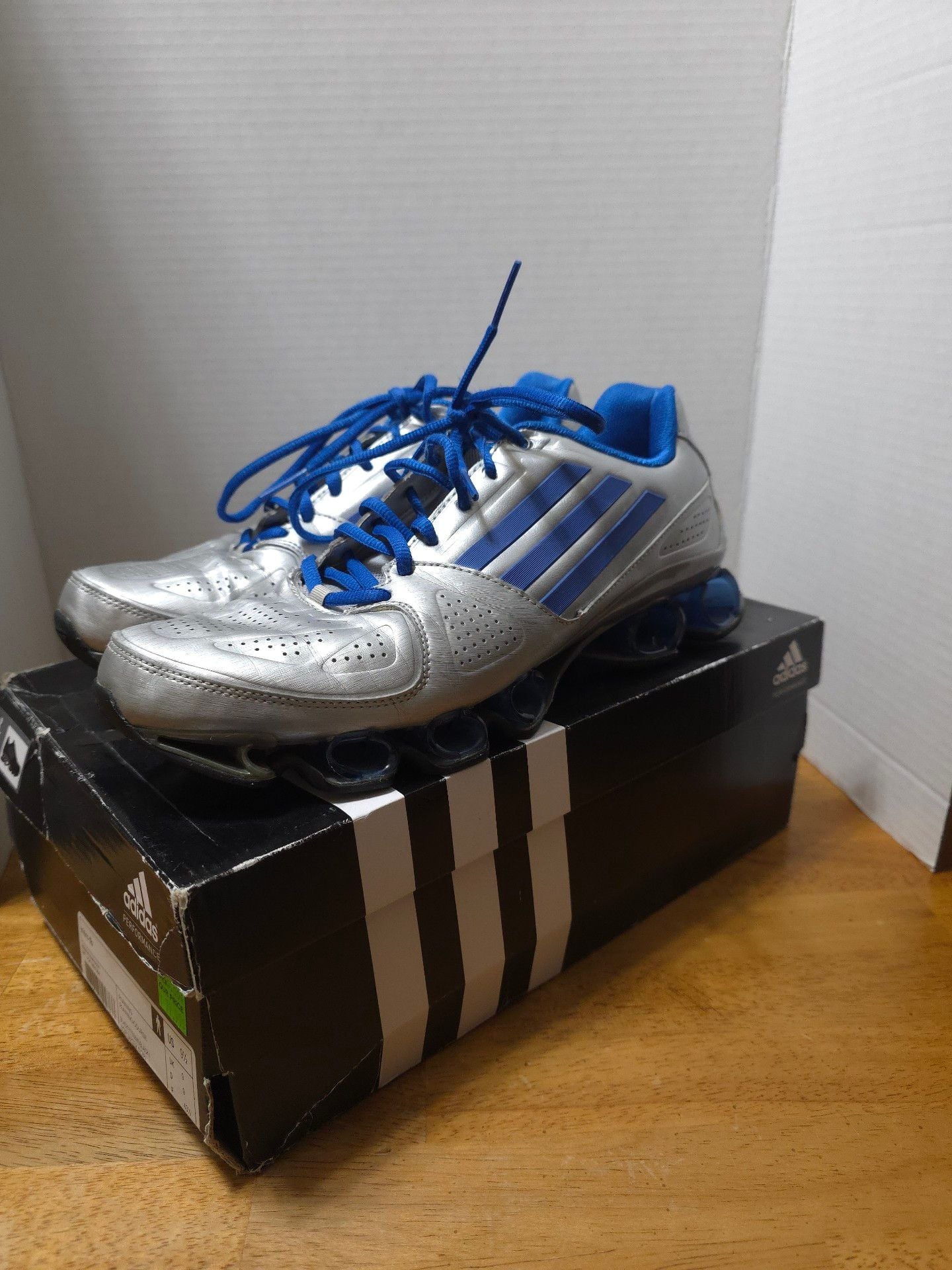 Adidas Response Bounce Size 9.5 Silver Blue Sneakers 2