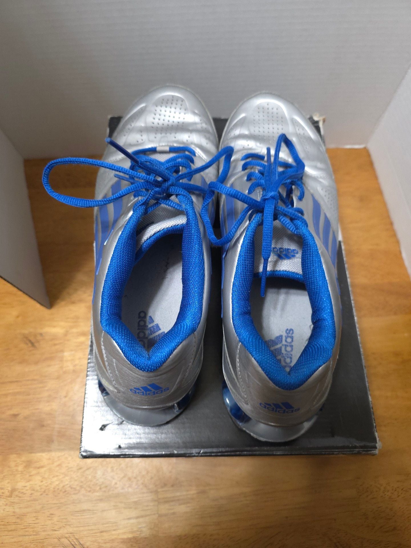 Adidas Response Bounce Size 9.5 Silver Blue Sneakers 8