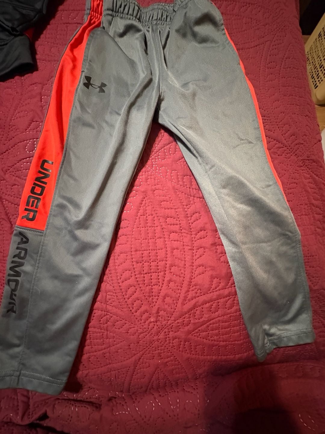 Under Armour Track Jacket and Pants Set Size 5 Champion Hoodie 2