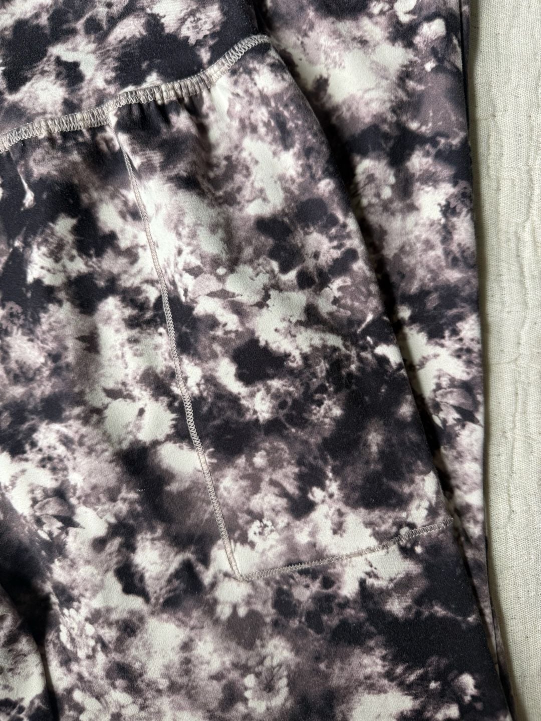 Athleta Salutation Printed Jogger Tie Dye 4