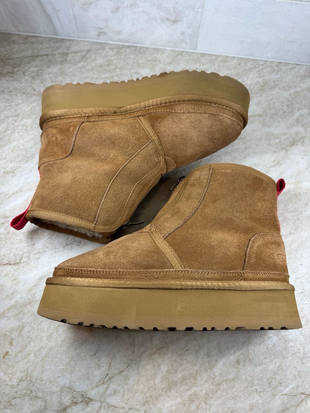 UGG Neumel Zip Platform Boots Chestnut Suede Sheepskin Women’s Size 8 8