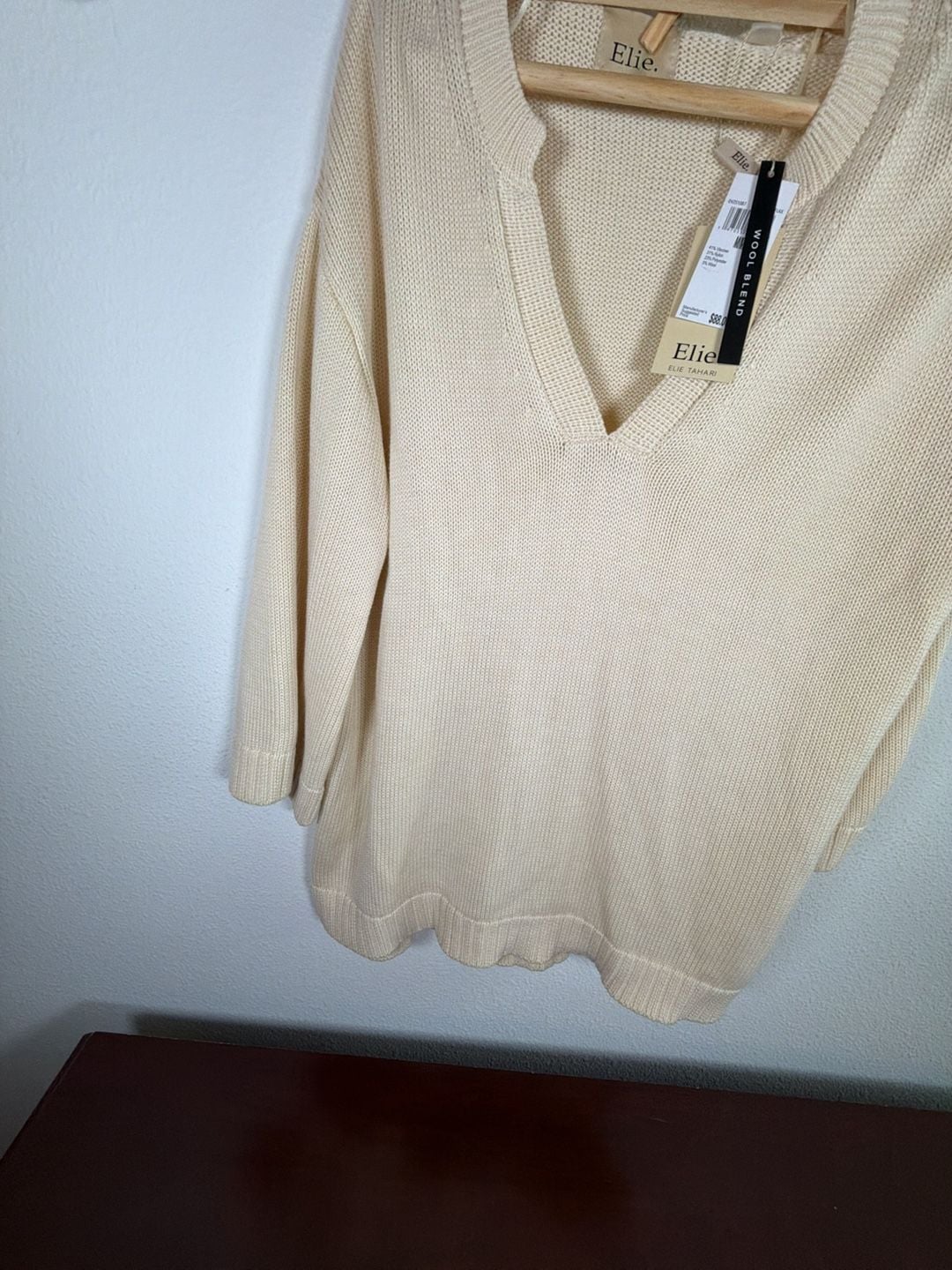 Elie Elie Tahari V-Neck Sweater Size M Flax Wool Blend 7