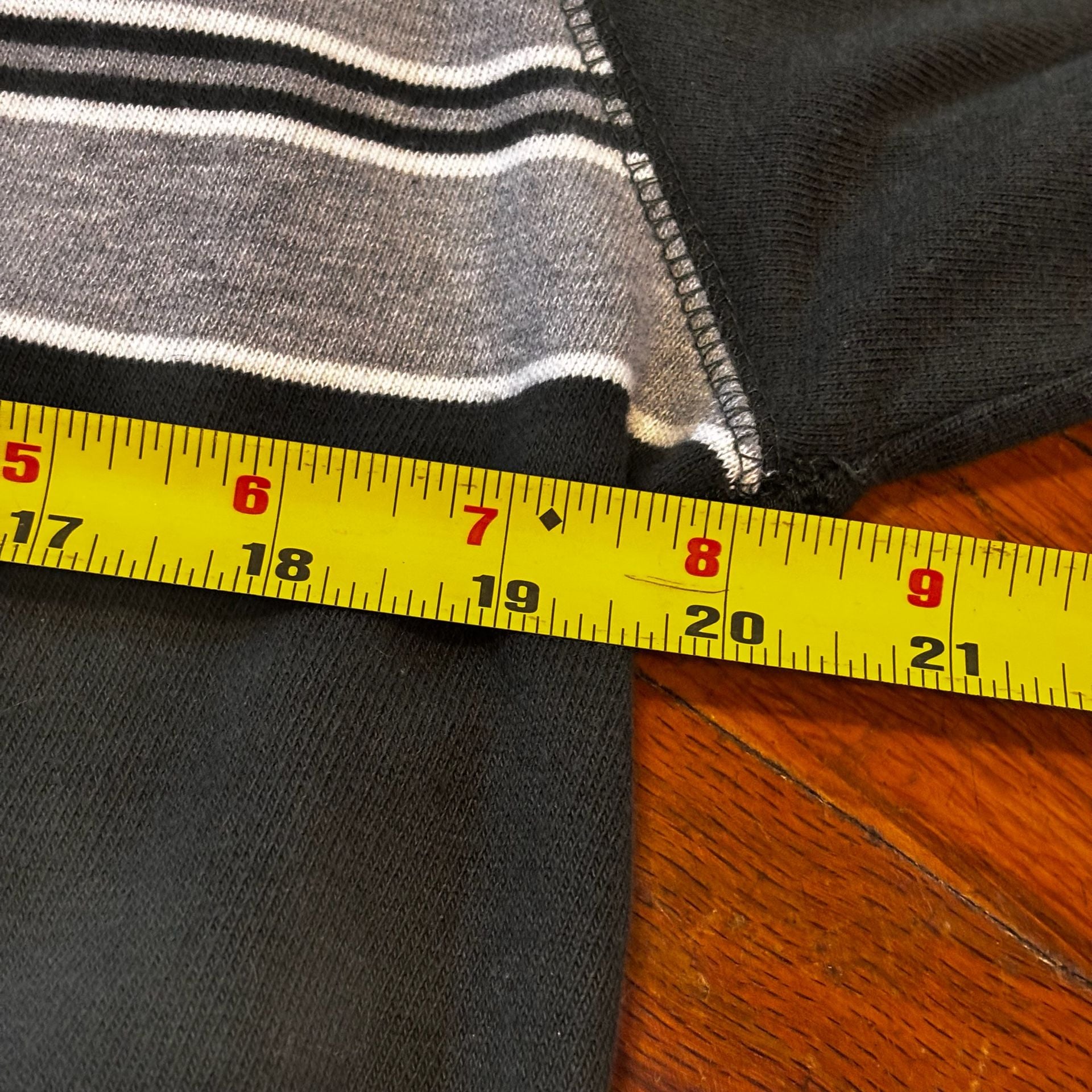 Vintage Y2K Old Navy Long Sleeve T-Shirt Size M Olive Green Black Striped 4