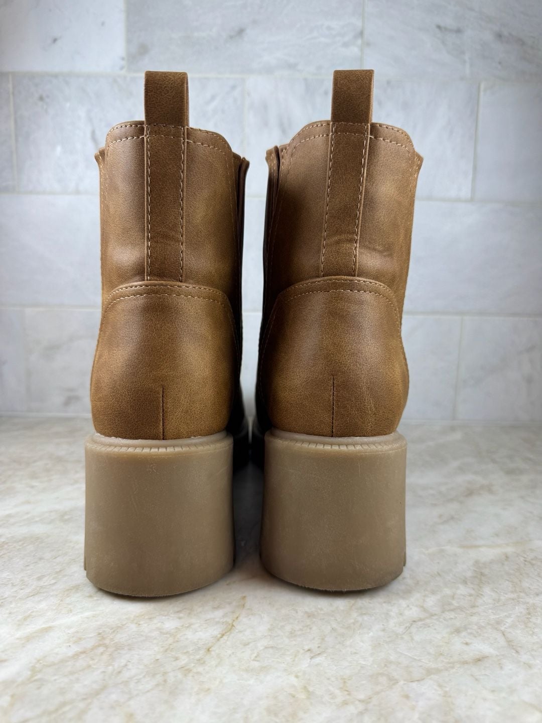 Dolce Vita Noel Chelsea Ankle Boots Tan Brown Lug Sole Block Heel Size 9 11