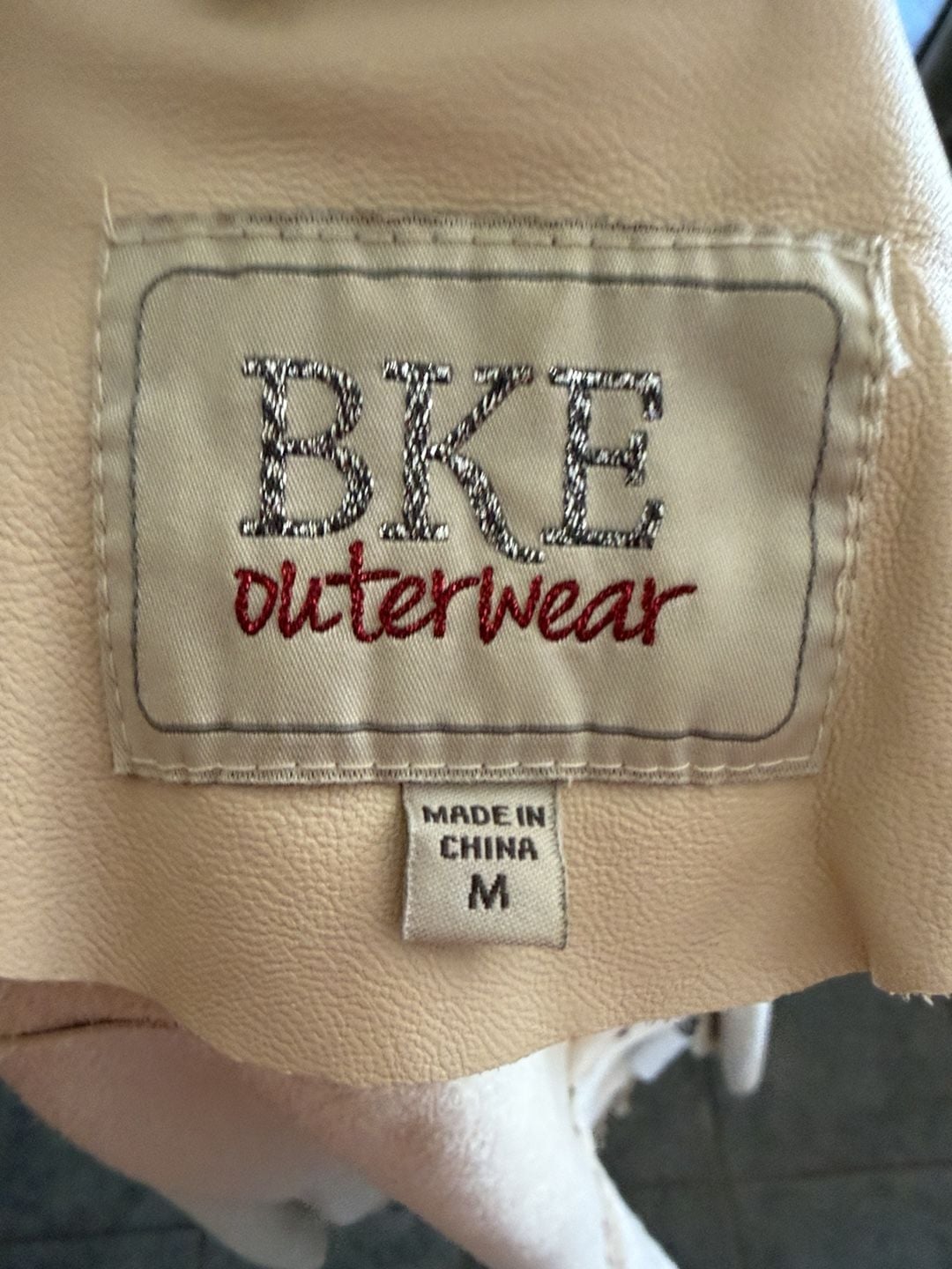 905 BKE Outerwear Jacket Size M Cream Faux Leather 6