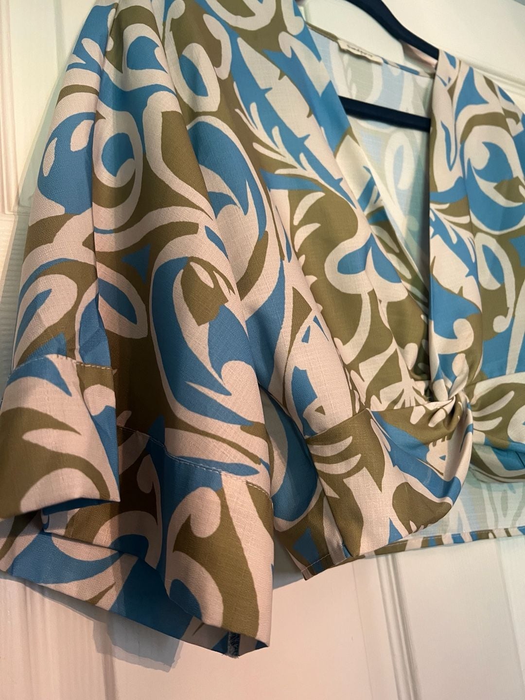 SundayUp Crop Top Size S Blue Olive Green Abstract V-Neck 4