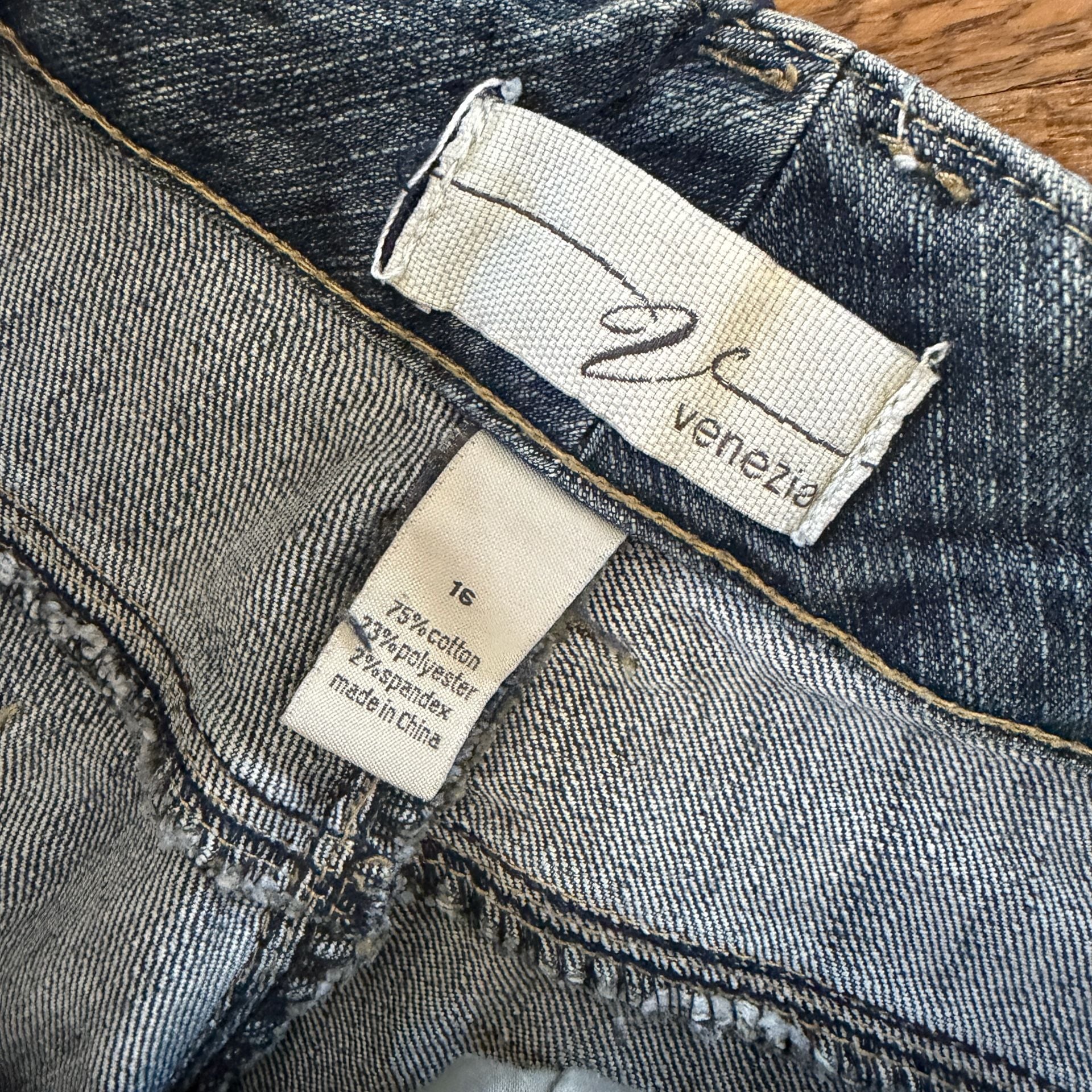 Product thumbnail 5
