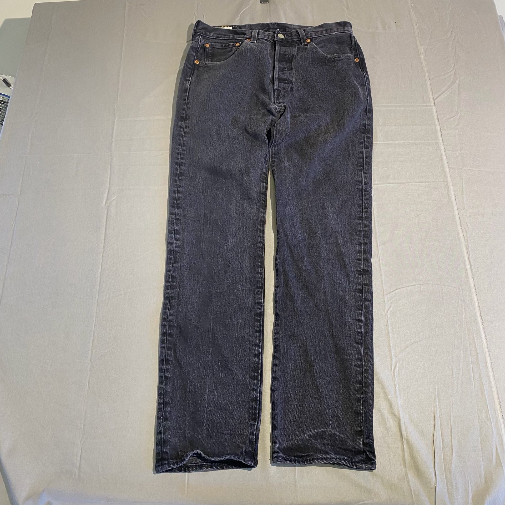 Levi's 501 Original Fit Men's Jeans Black Size 29 X 32 style 005013371 2