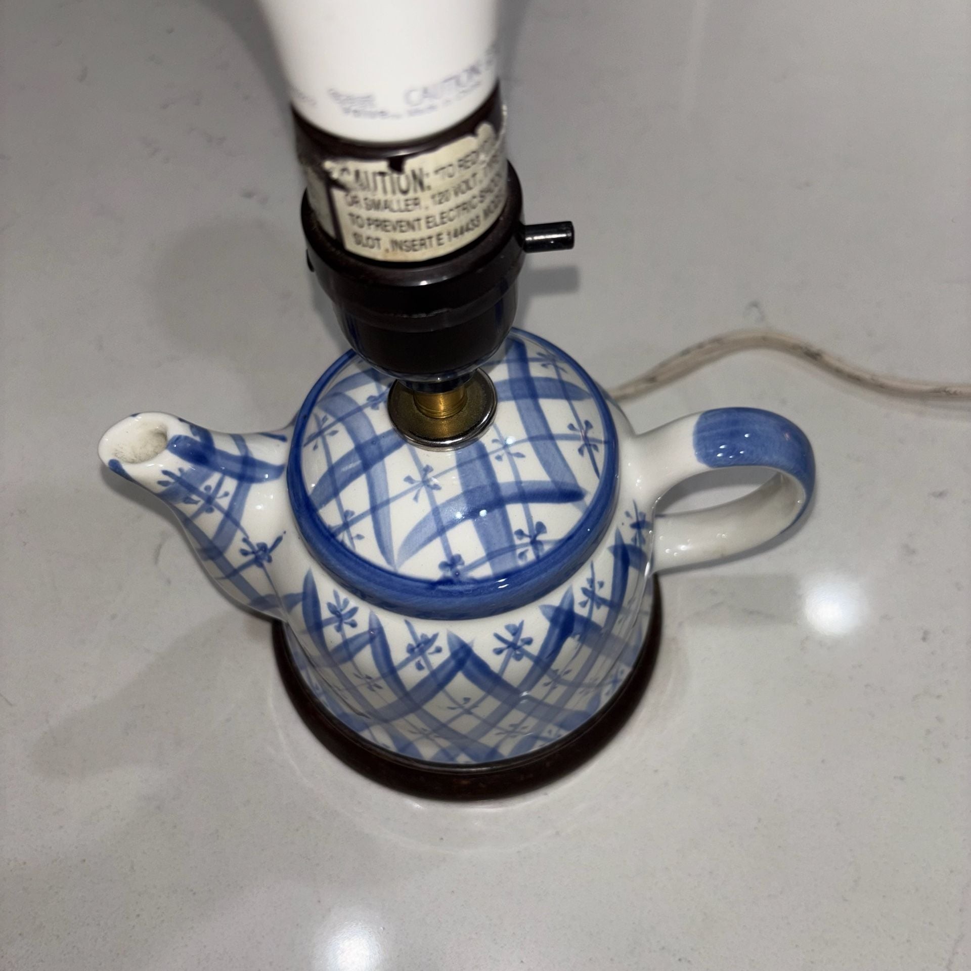 Vintage Ceramic Teapot Lamp Blue White Plaid Pattern Wood Base 8” 8