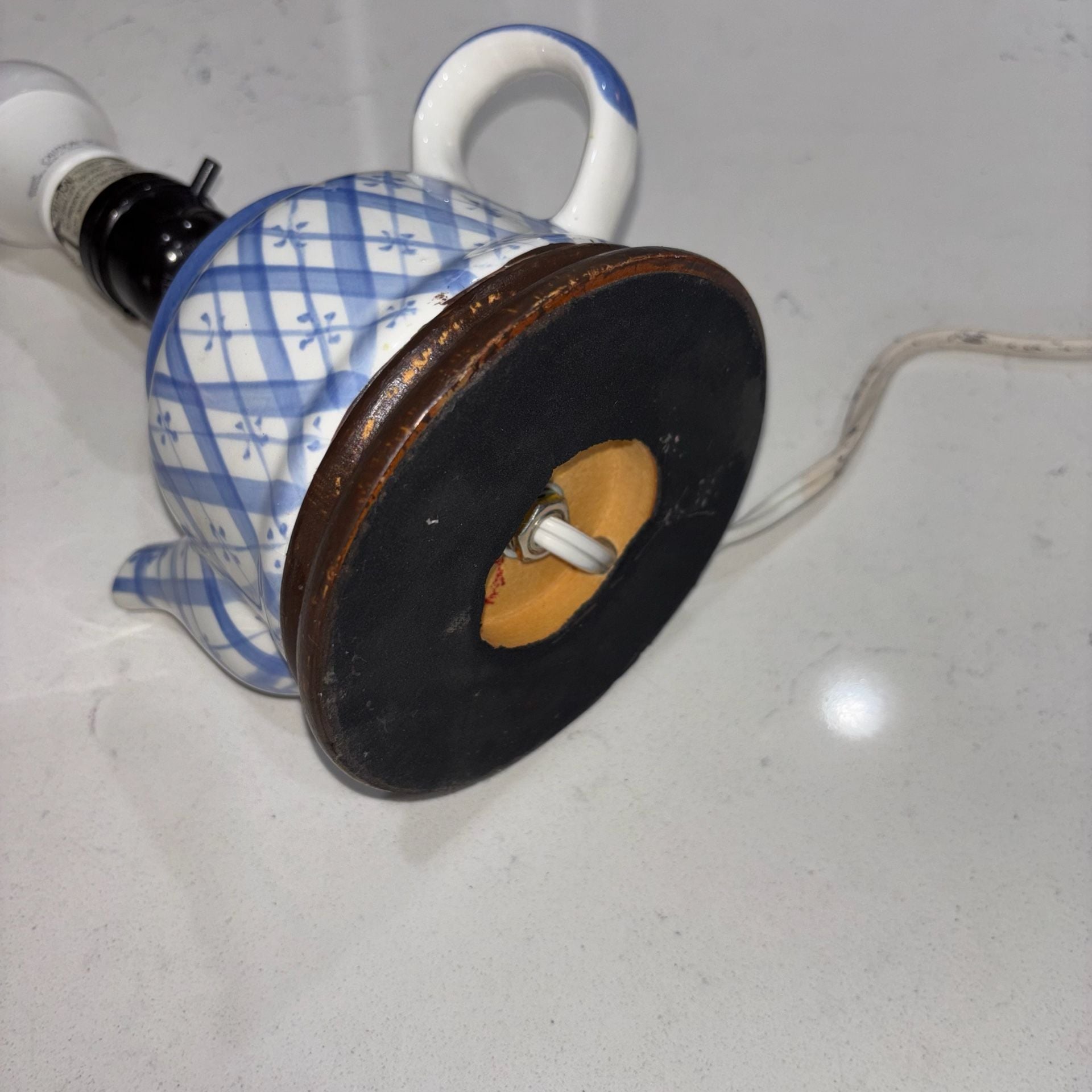Vintage Ceramic Teapot Lamp Blue White Plaid Pattern Wood Base 8” 10