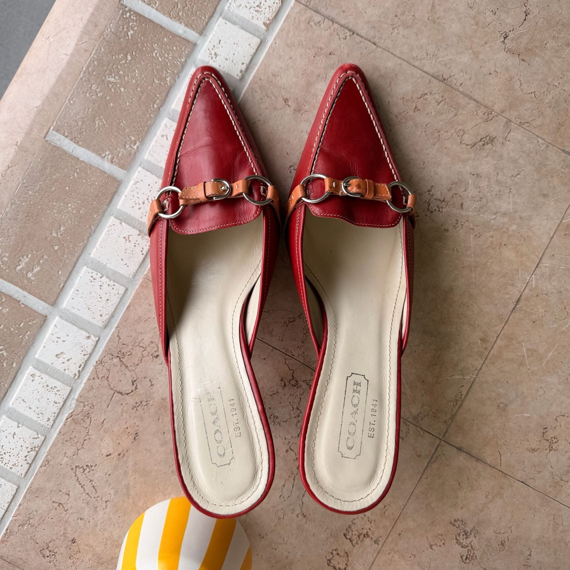 Vintage Y2K Coach Italian Red Leather Pointed Toe Kitten Heel Mules Buckle Strap Size 8.5B 3