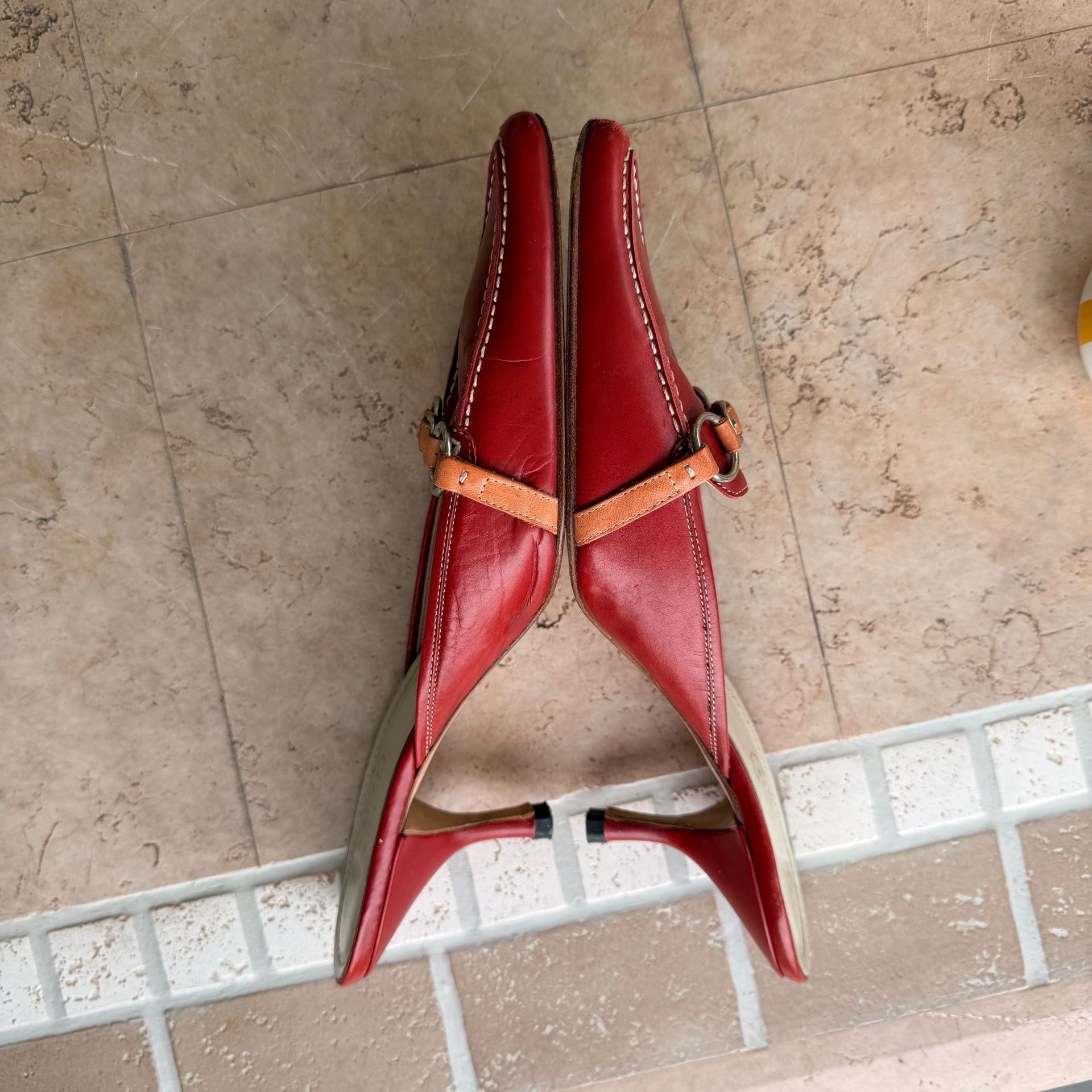 Vintage Y2K Coach Italian Red Leather Pointed Toe Kitten Heel Mules Buckle Strap Size 8.5B 8