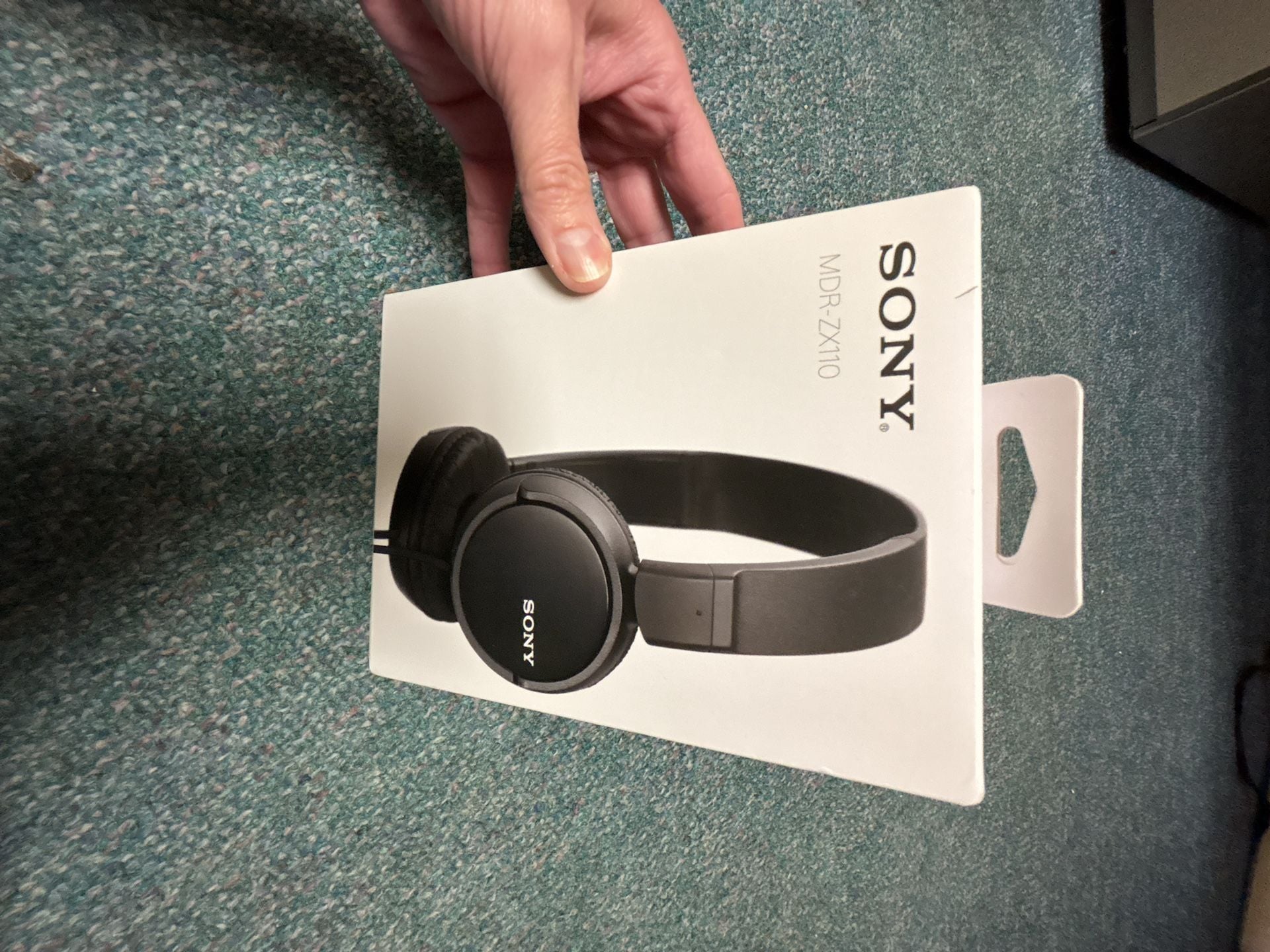 Sony MDR-ZX110 Stereo Headphones Black 4
