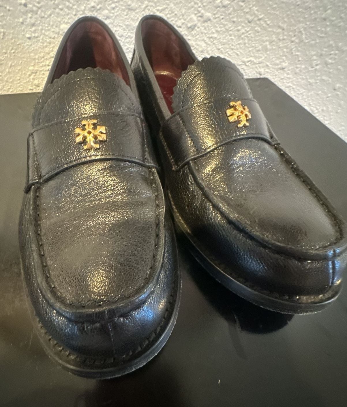Tory Burch Classic Heeled Loafer Size 6.5M Black Leather 9