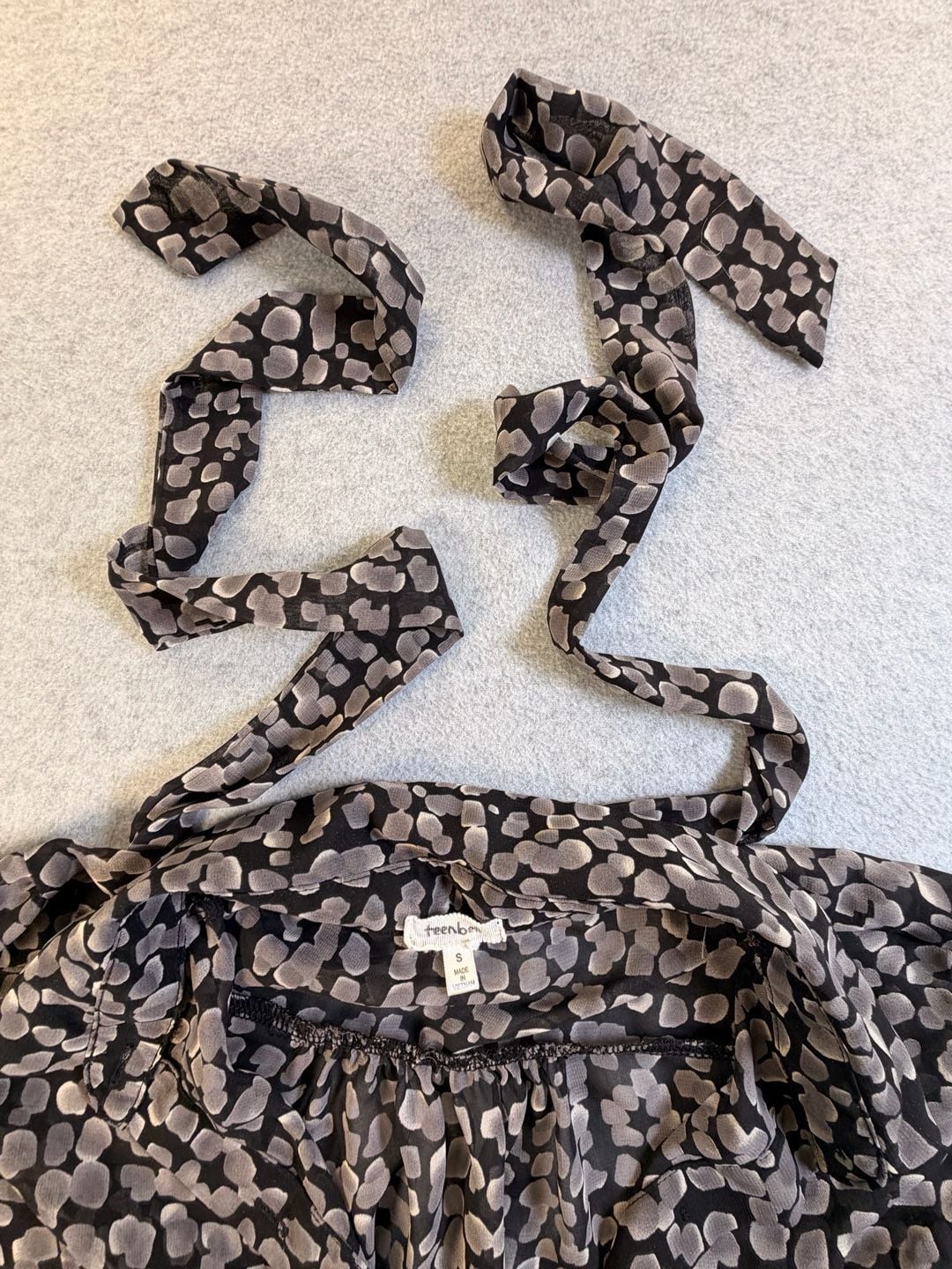 teenbell Button Down Blouse Size S Black Grey Print Tie Neck Sheer 7