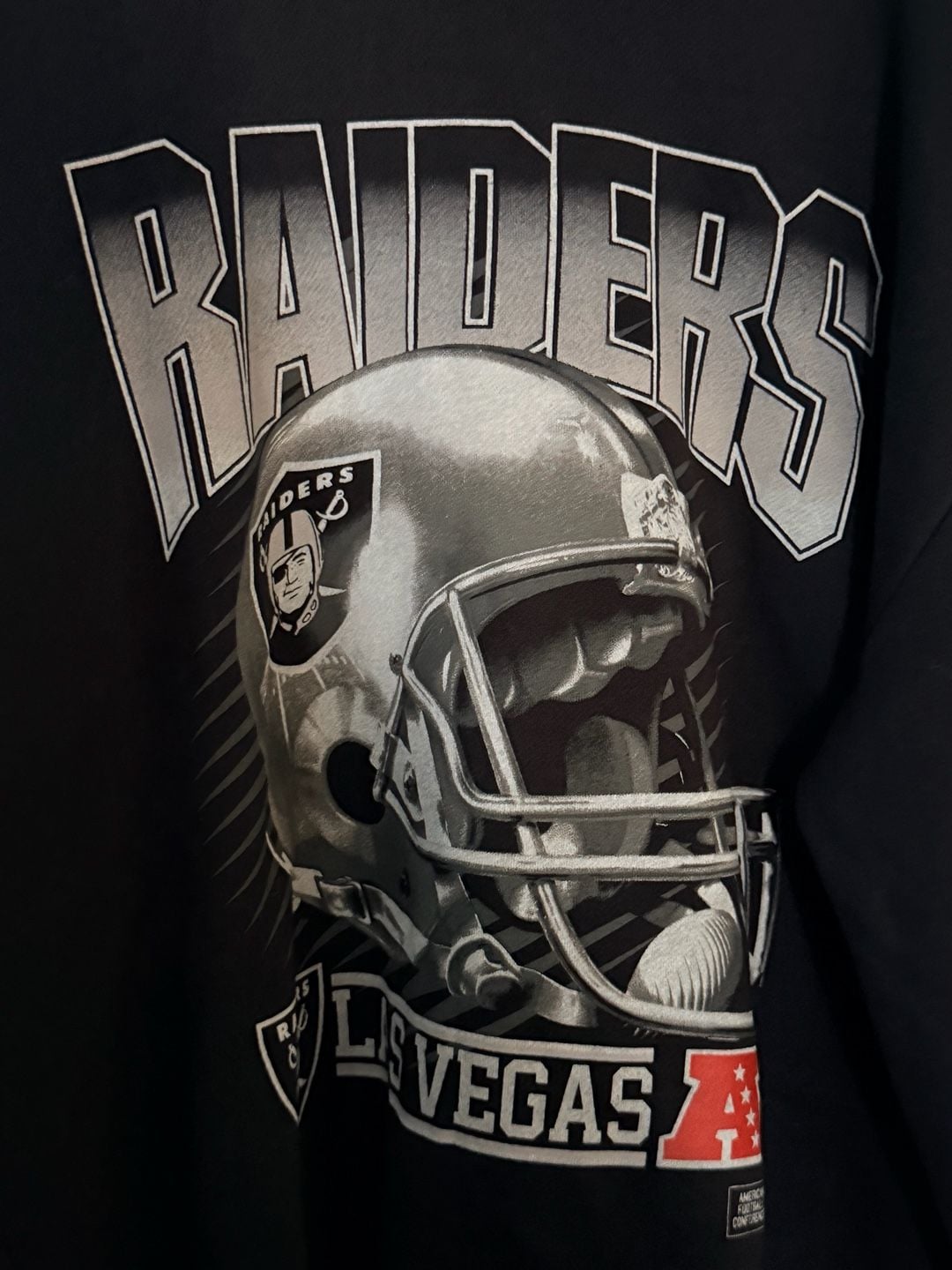 NFL Team Apparel Las Vegas Raiders Sweatshirt Size L Black Helmet Graphic 3
