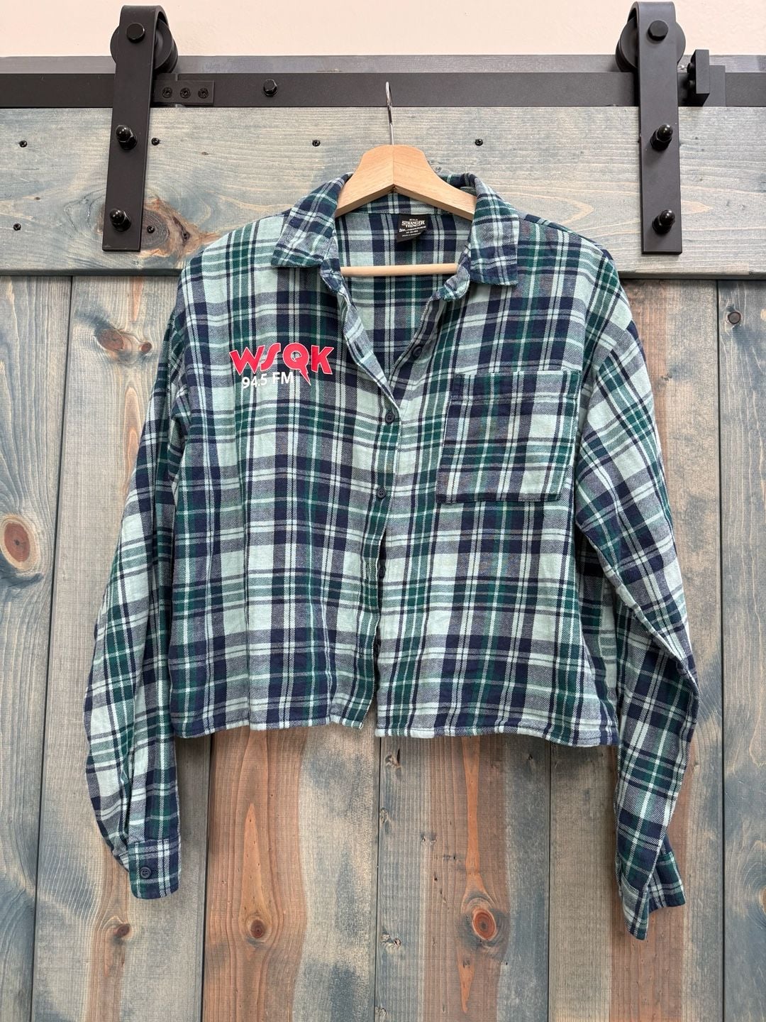 Stranger Things crop Flannel Size M (8-10) Hawkins WSQK Van 4