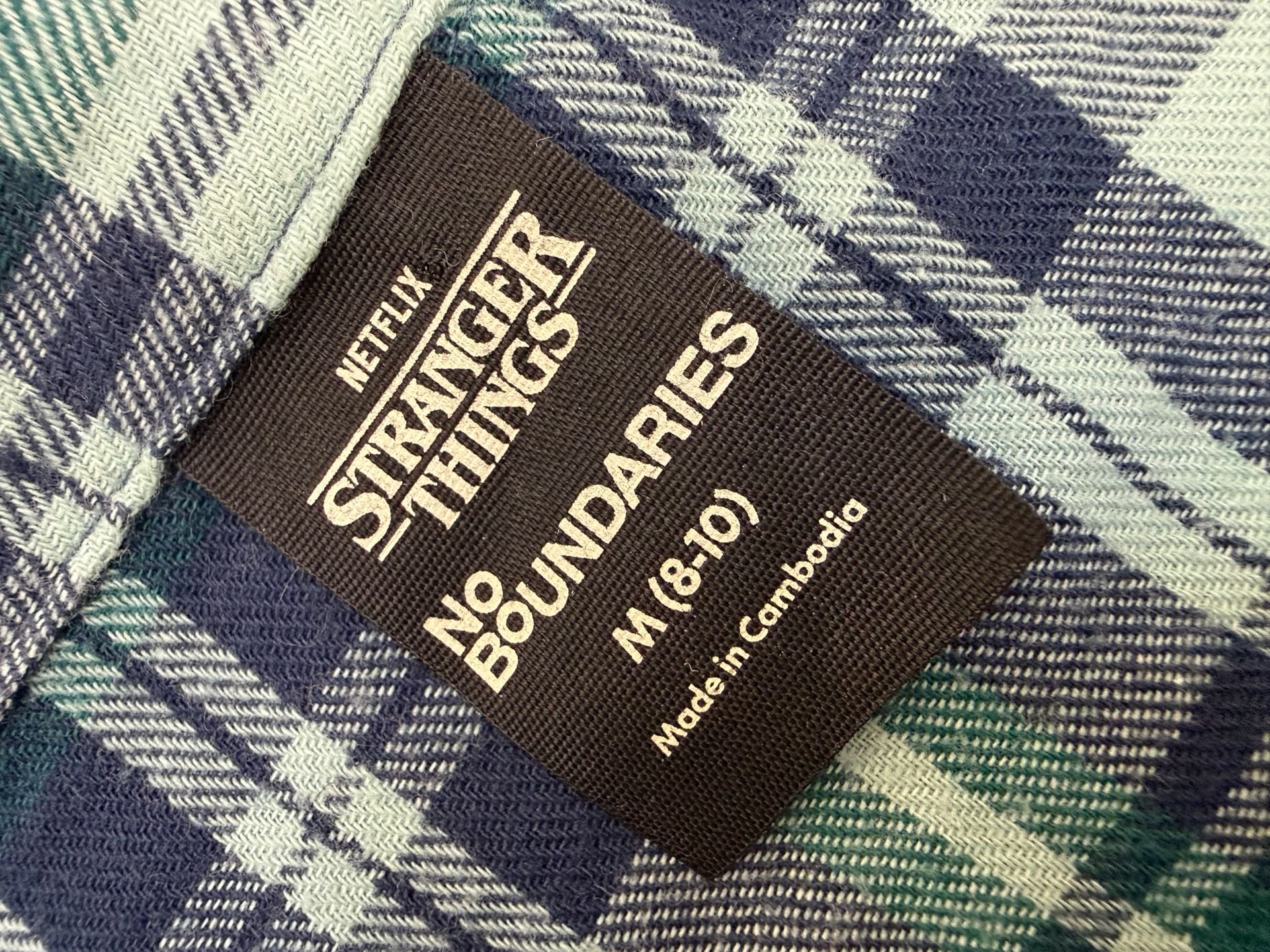 Stranger Things crop Flannel Size M (8-10) Hawkins WSQK Van 5