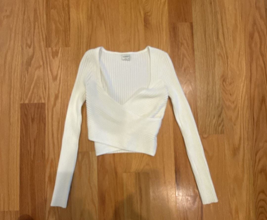 Abercrombie & Fitch Wrap Sweater Size XS White Long Sleeve Cropped Ribbed 2