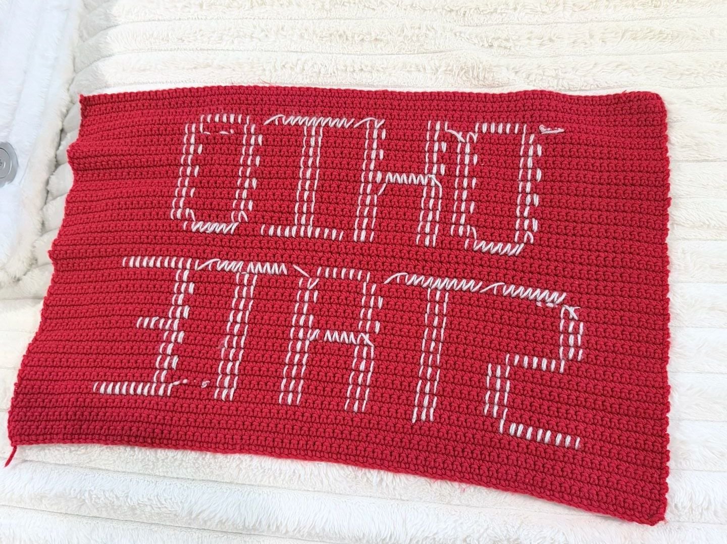 Handmade Crochet Wall Hanging Tapestry Ohio State Red White Size 18x28 2