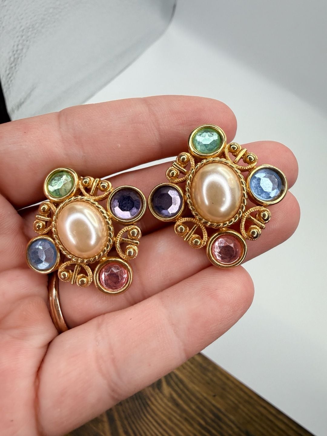 Lady Remington Vintage Faux Pearl Crystal Clip Earrings 8
