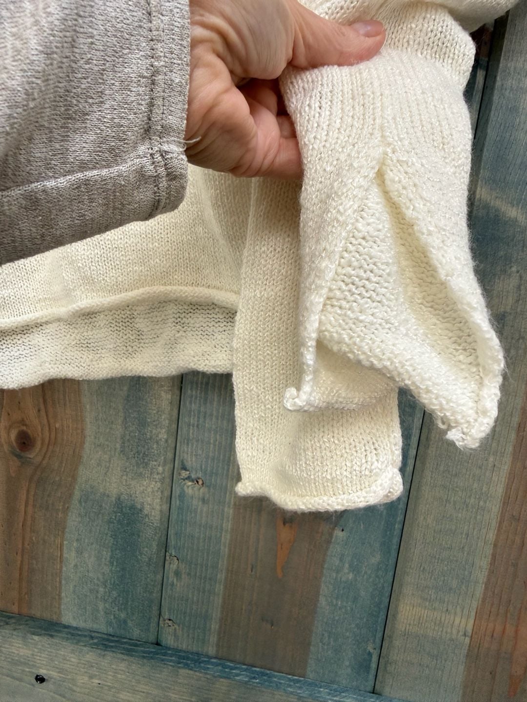 Gilli V Neck Beach Side Sweater Size M White Knit Pullover 5