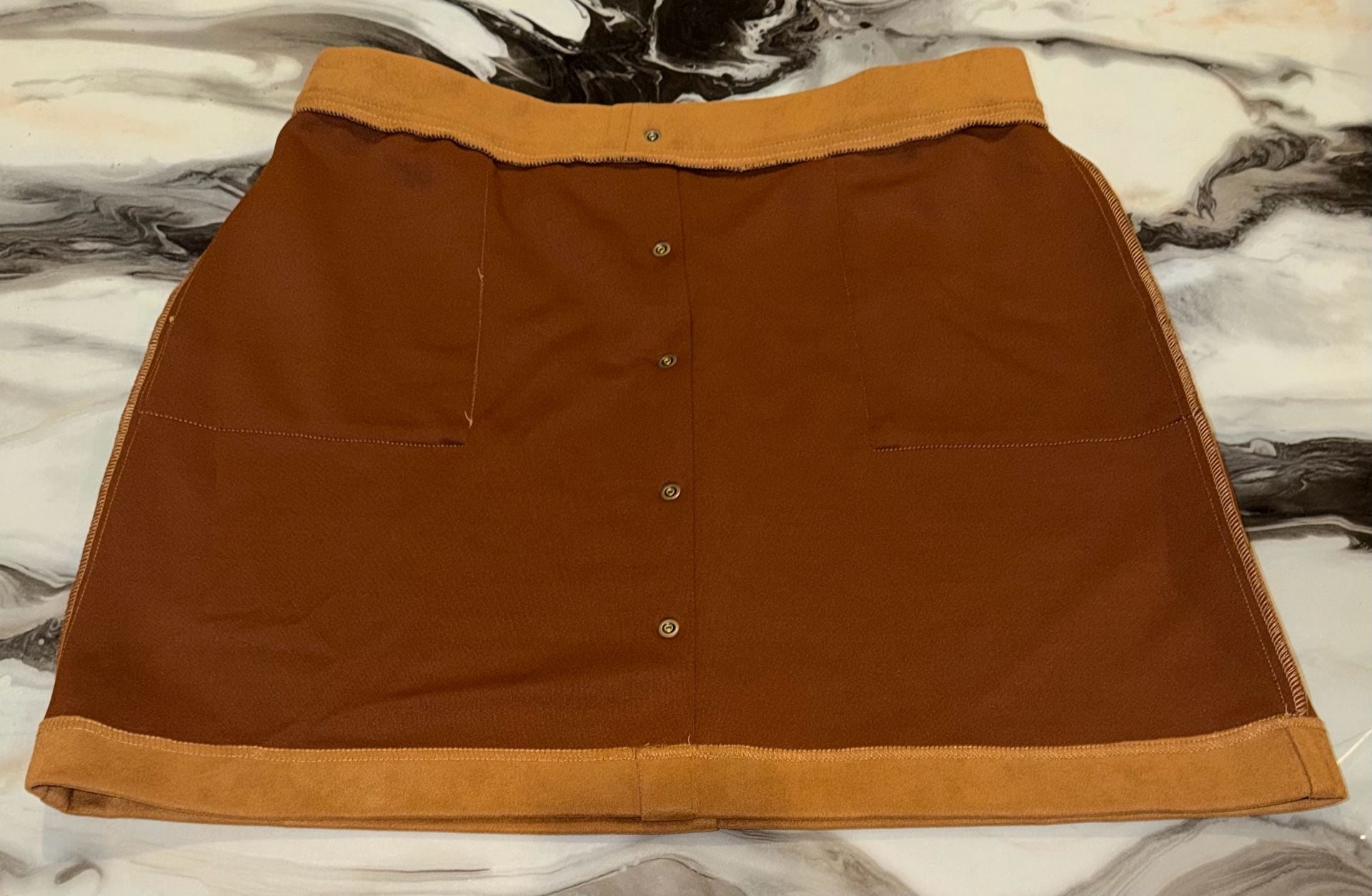 Century 21 Faux Suede Skirt Size L Brown Button Front Mini Pocket 10