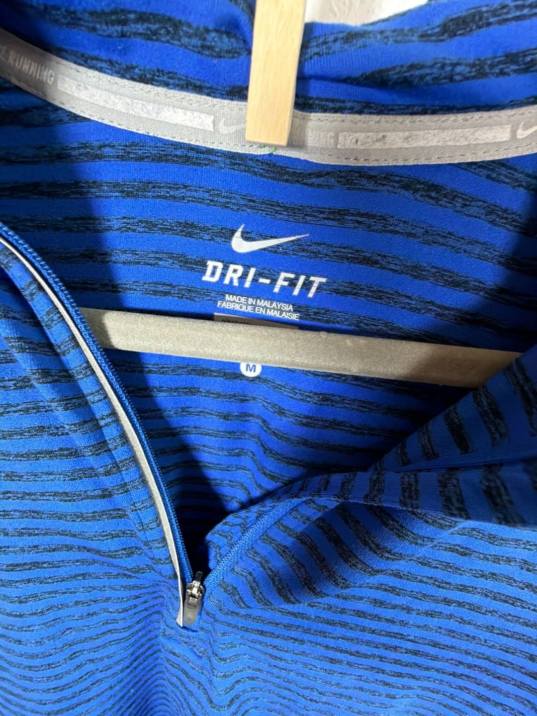 Nike Dri-FIT Element Stripe 1/2 Zip Size M Blue Black Running Pullover 3