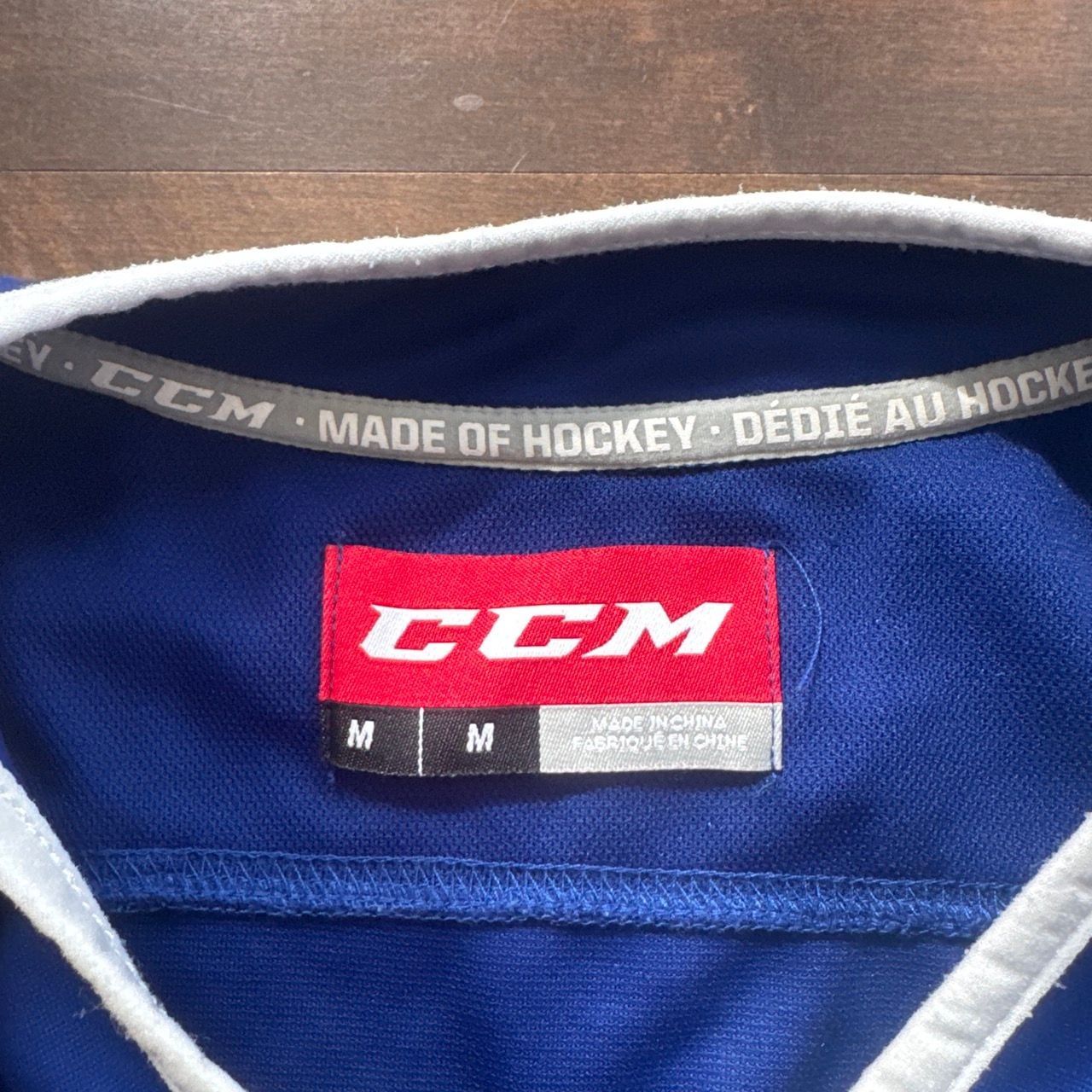 CCM Wings Hockey Jersey Size M Blue Practice Pullover 3