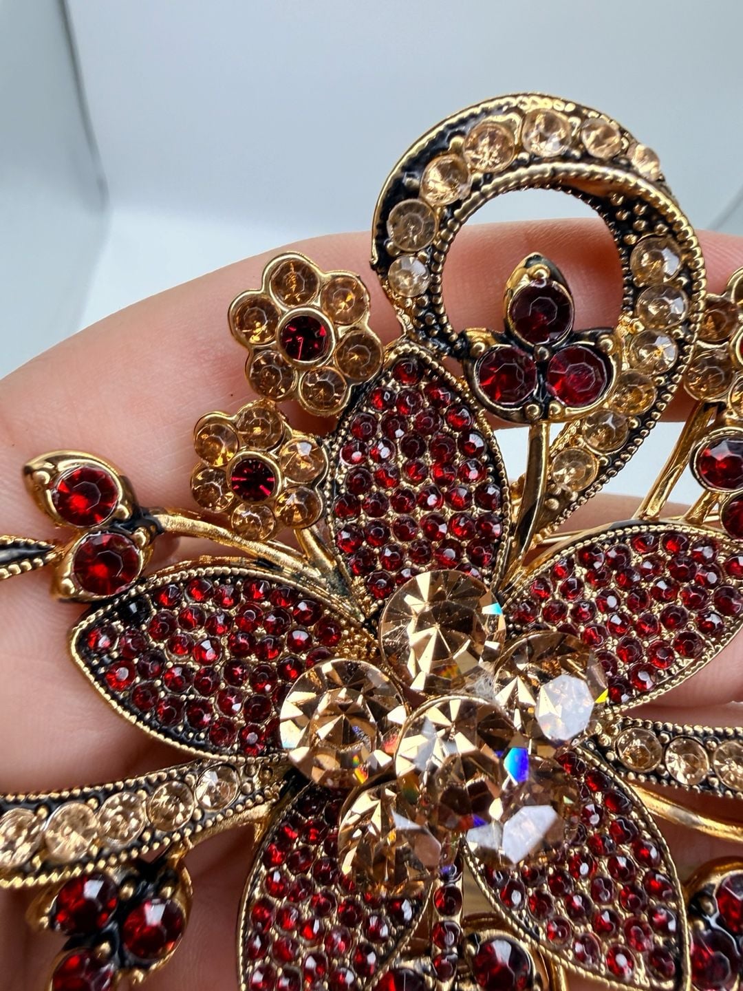 Avon 35 Years 2006 Red Rhinestone Floral Brooch Pin 9