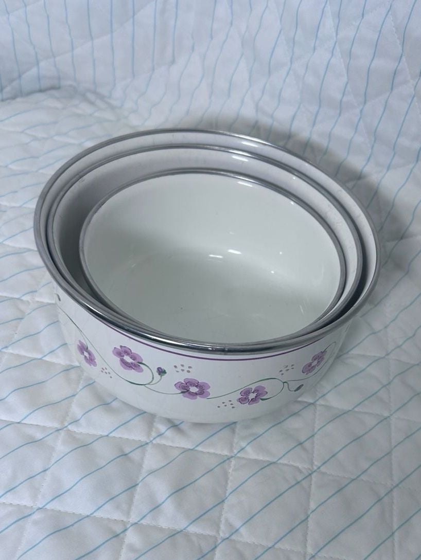 Vintage Enamel Nesting Bowls Floral Purple White Set of 3 9
