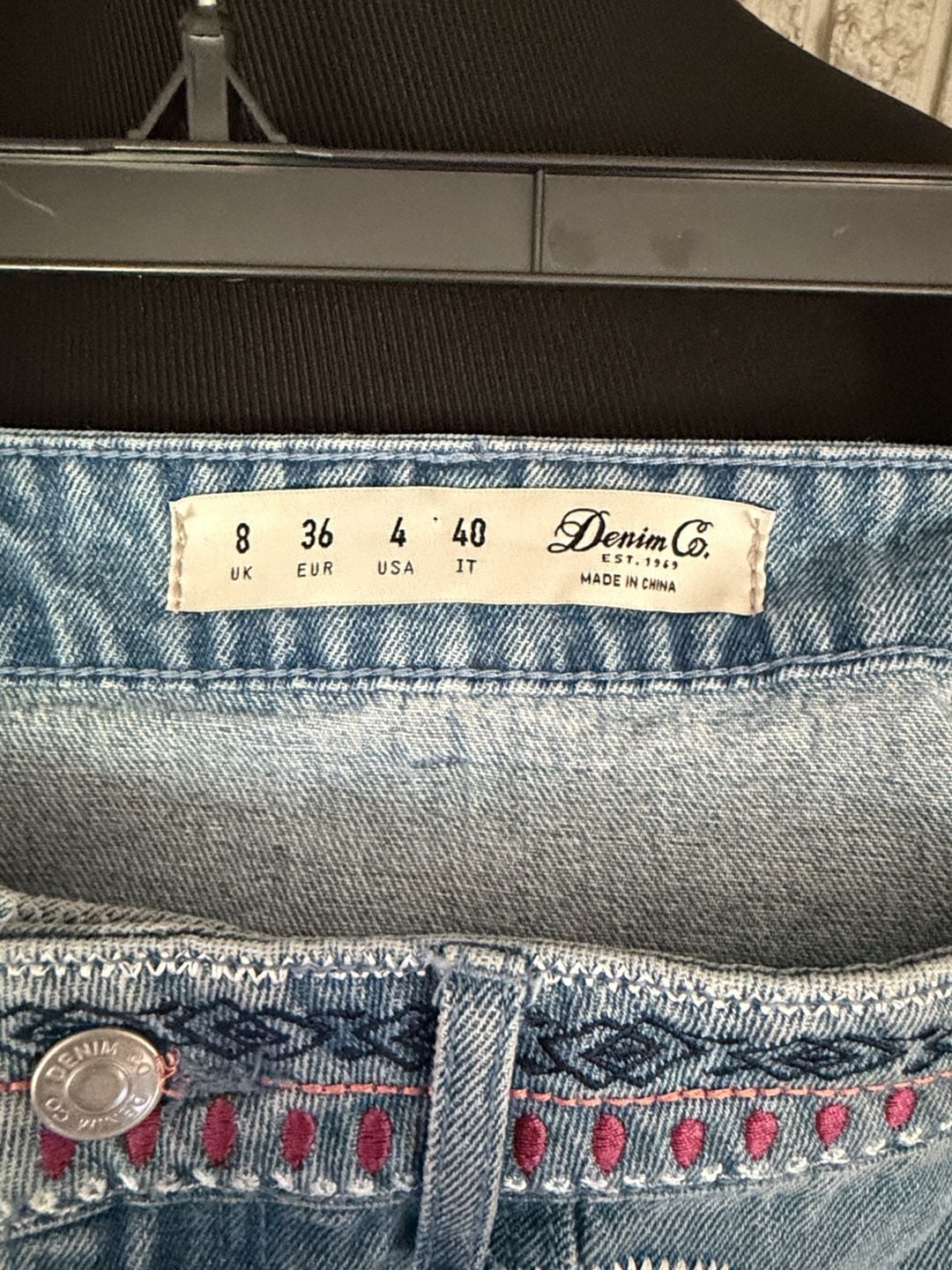 908 Denim Co. Embroidered Denim Mini Skirt Size USA 4 2