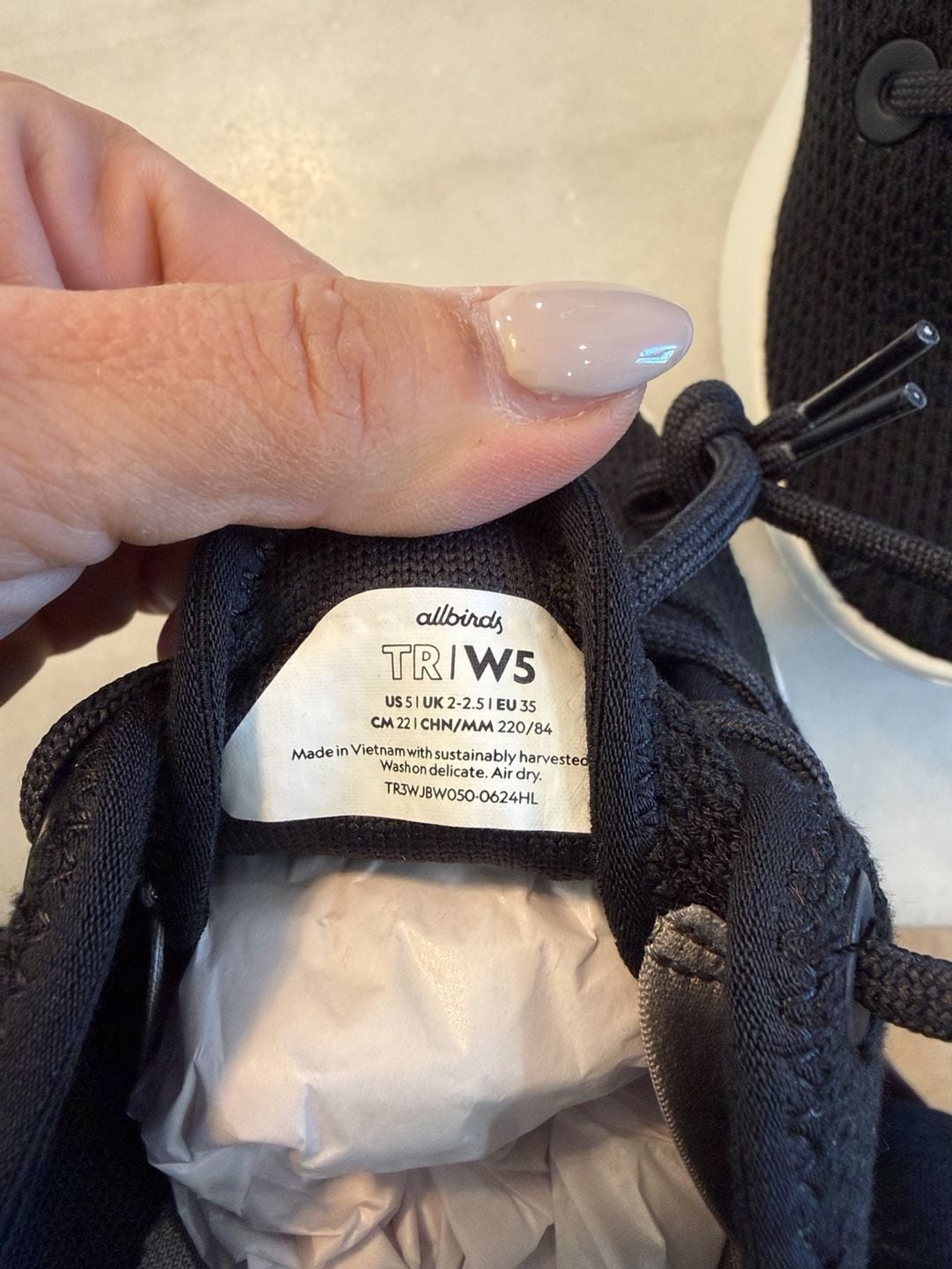 Allbirds Tree Runner Size 5 Jet Black White Sneakers Walking Shoes 4