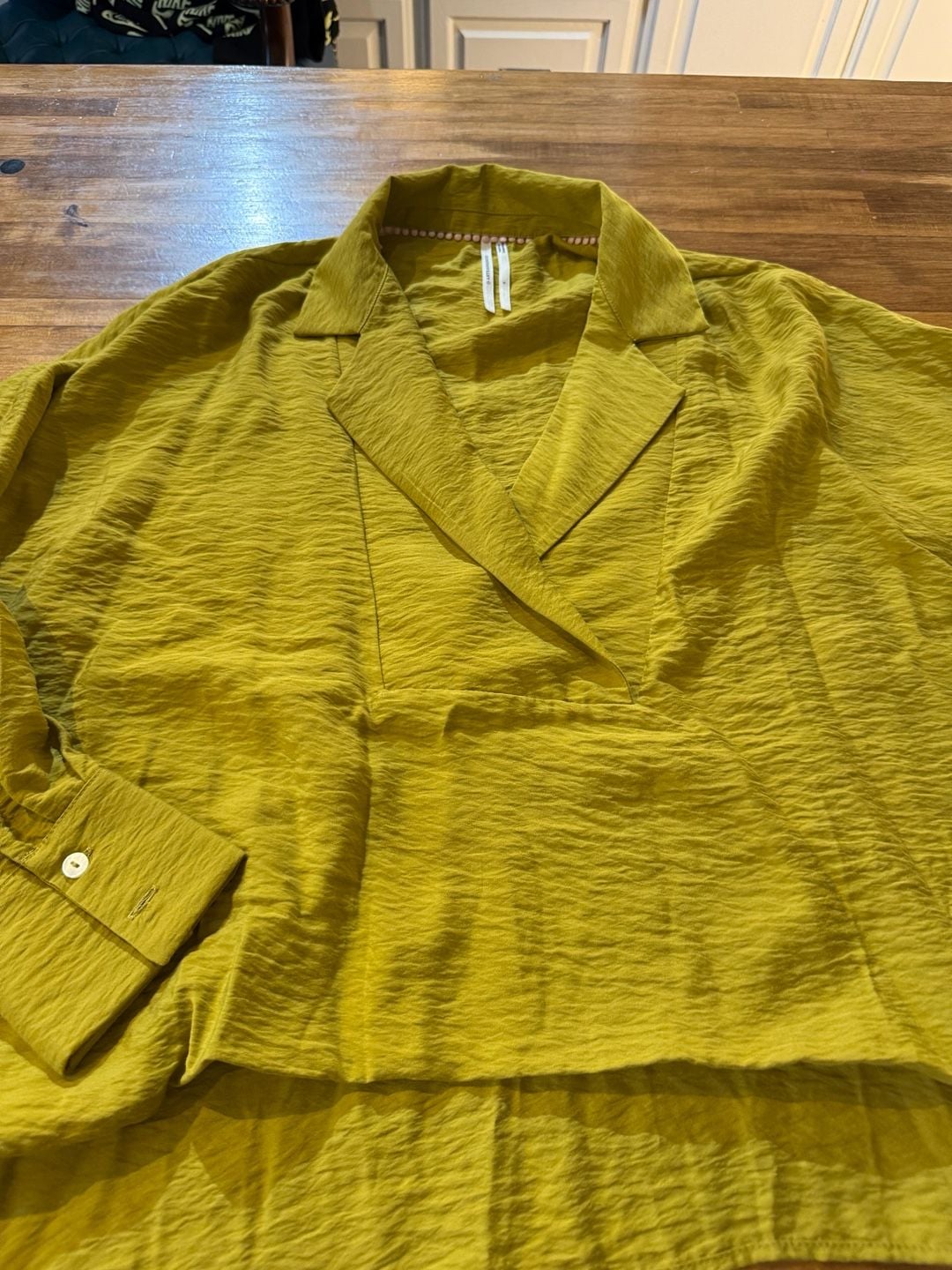 by Anthropologie Collared V-Neck Blouse Size S Green (k1) 9