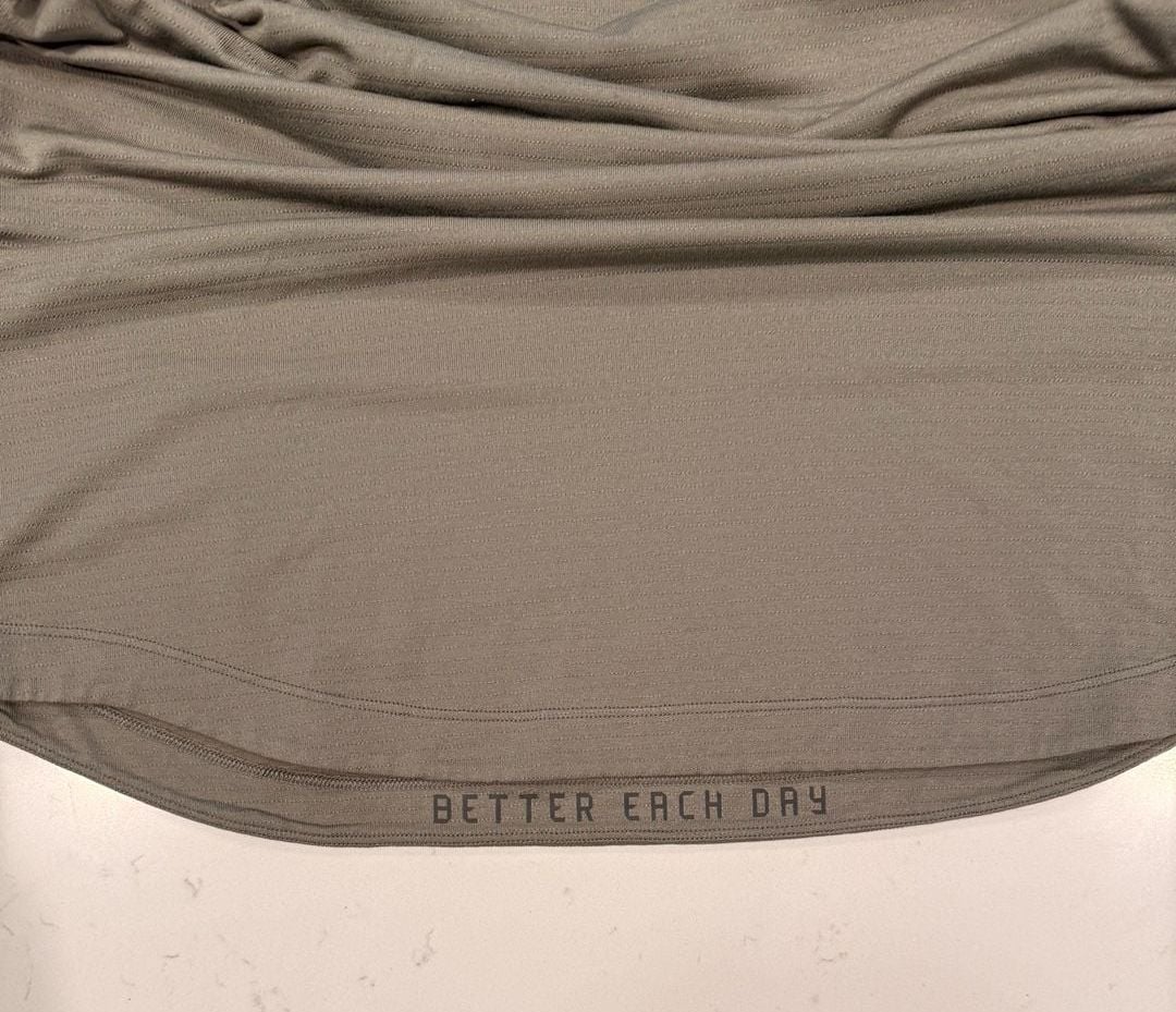 Lululemon Metal Vent Tech Short Sleeve Shirt Size S Heathered Grey 3