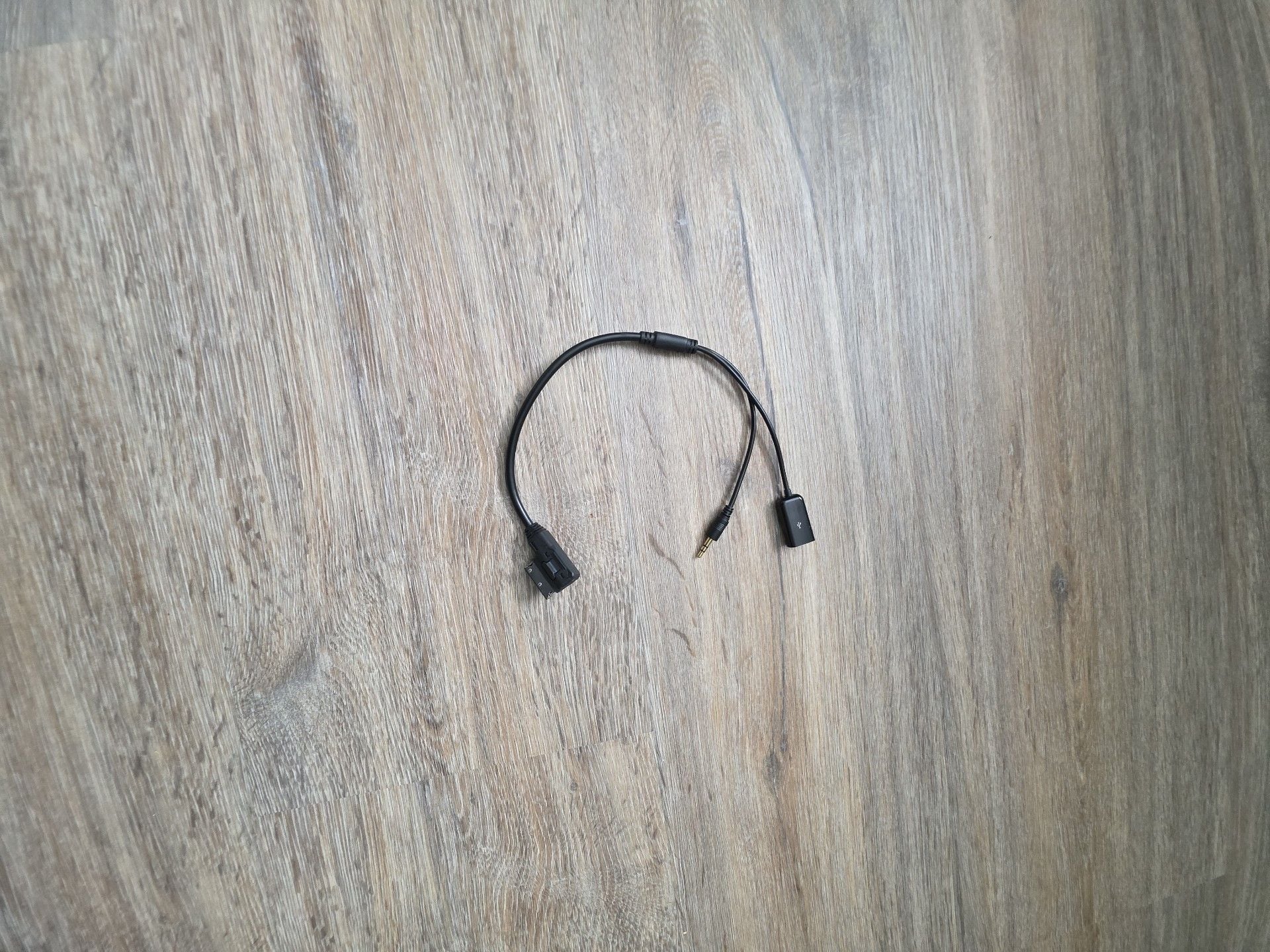 Audi Volkswagen AMI MMI Interface to 3.5mm AUX and USB Adapter Cable 1